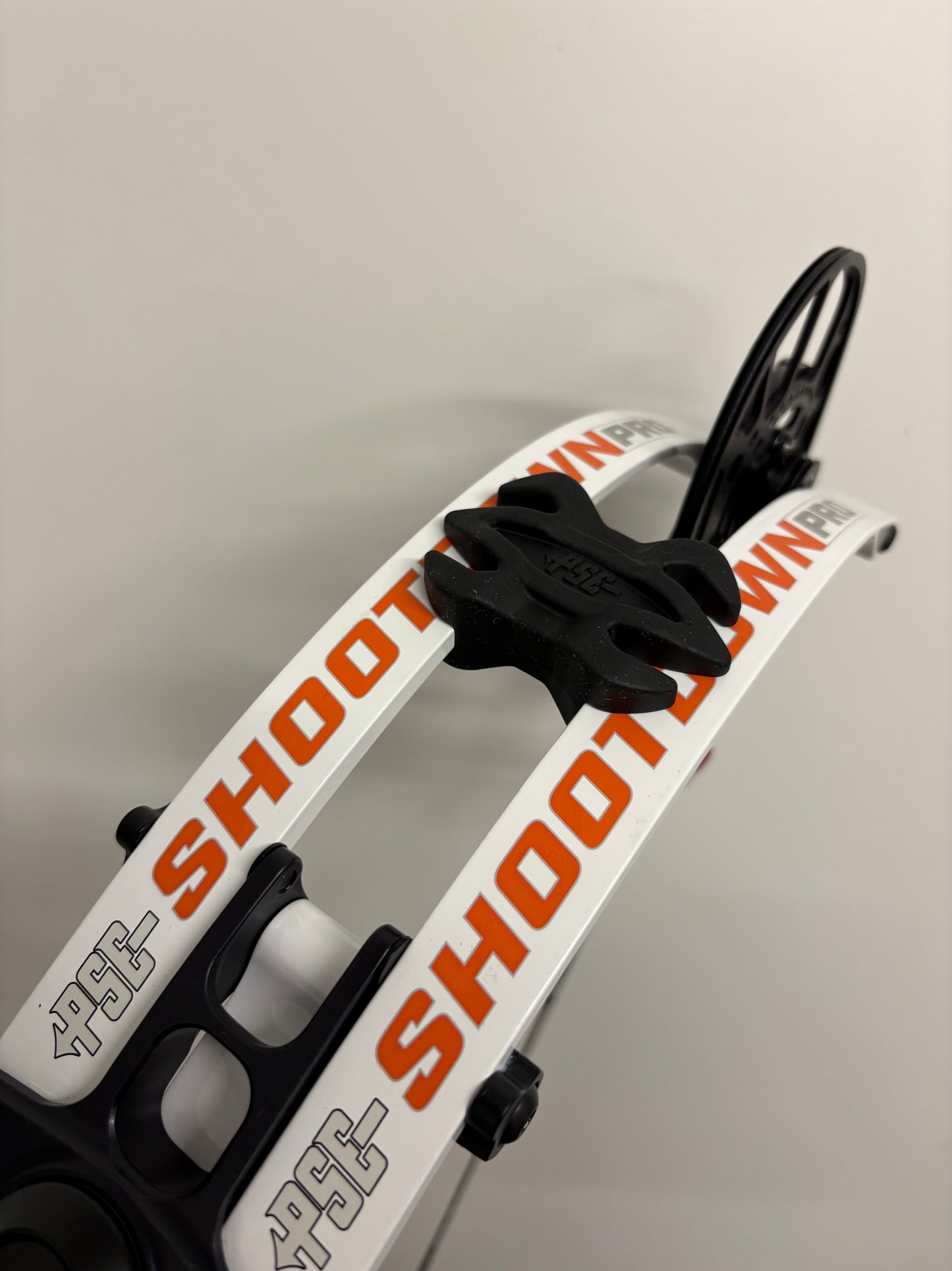 PSE Shootdown Pro S2 Compound Bow RH White 50-60 lbs - NEW