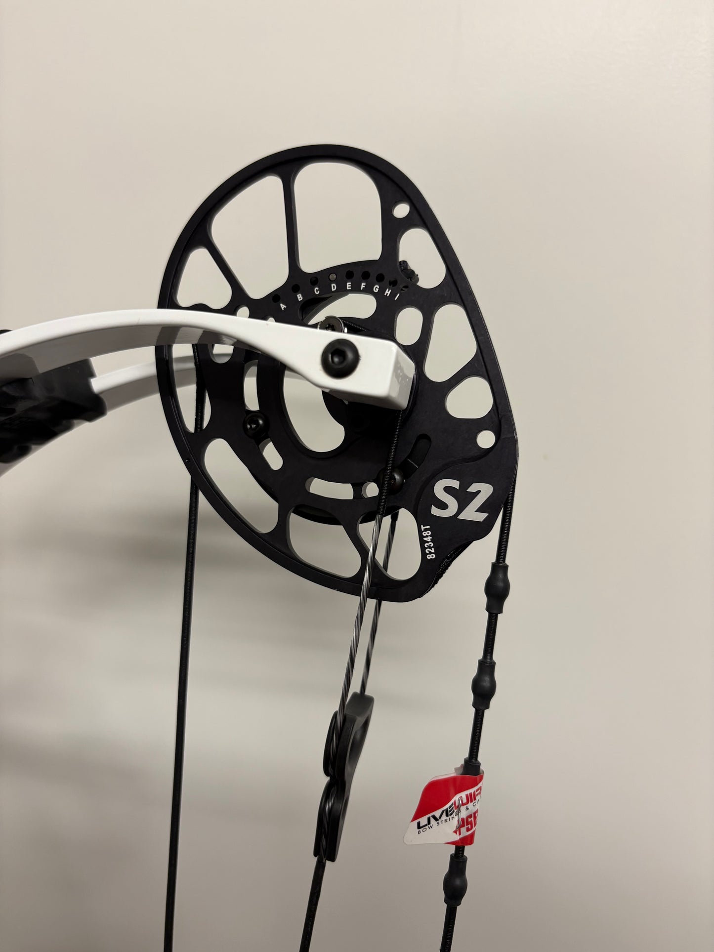 PSE Shootdown Pro S2 Compound Bow RH White 50-60 lbs - NEW