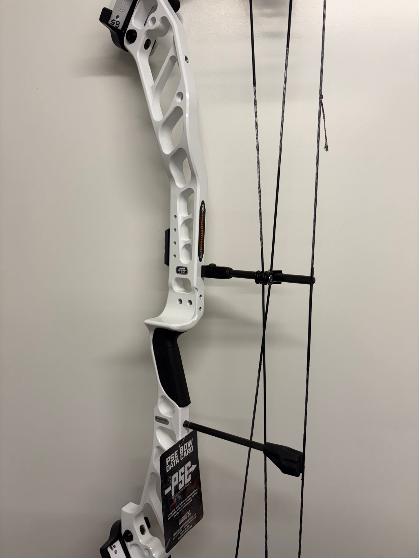 PSE Shootdown Pro S2 Compound Bow RH White 50-60 lbs - NEW