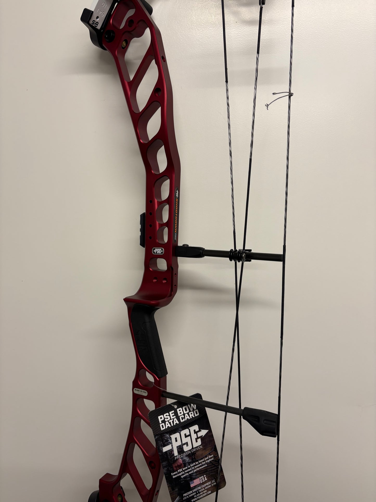 PSE Shootdown Pro S2 Compound Bow RH Black Cherry 50-60 lbs - NEW
