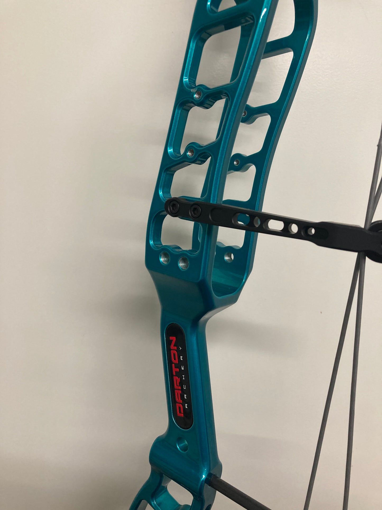 Darton Exodus Compound Bow LH/RH Teal 50-60 lbs - Used (#1.3)