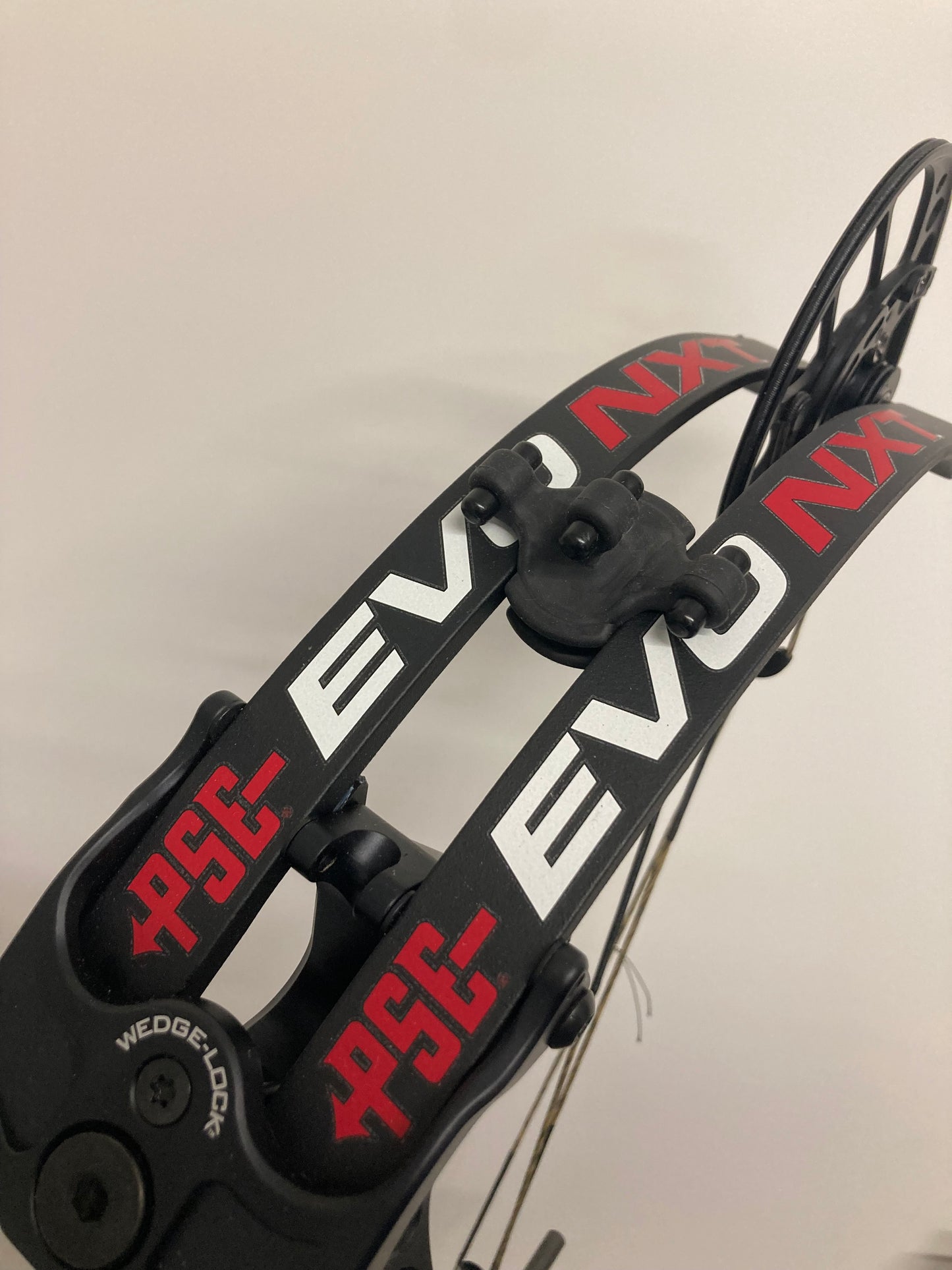 PSE EVO NXT 35 Compound Bow LH Black 50-60 lbs - NEW
