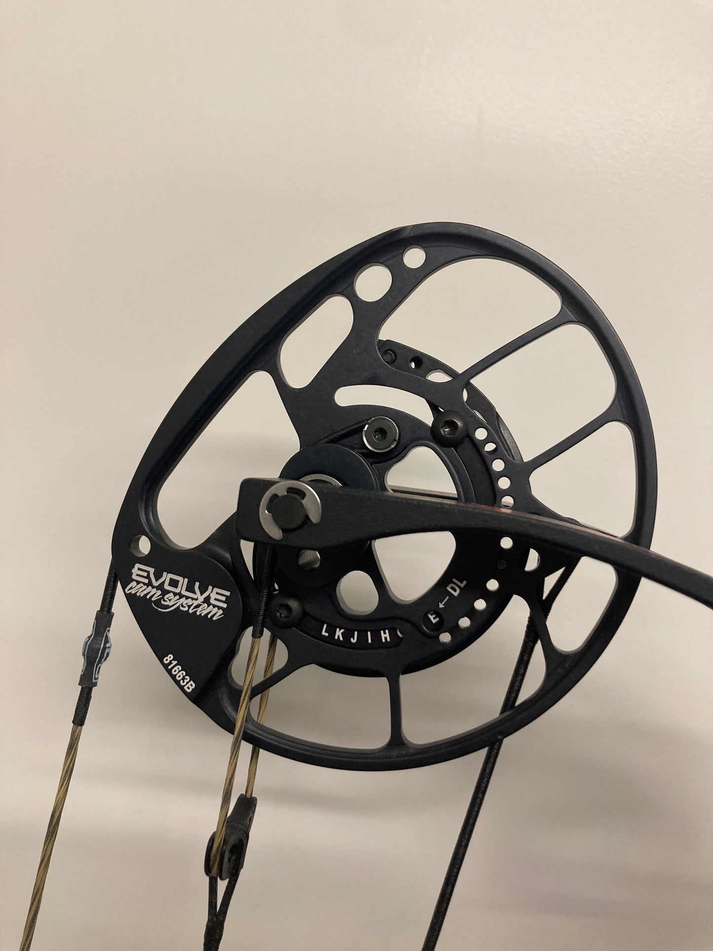 PSE EVO NXT 35 Compound Bow LH Black 50-60 lbs - NEW