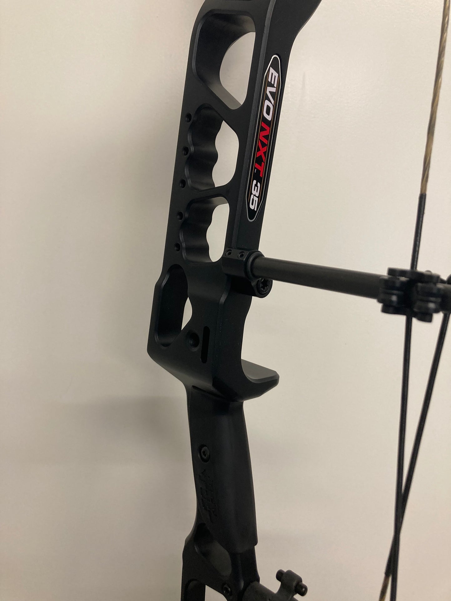 PSE EVO NXT 35 Compound Bow LH Black 50-60 lbs - NEW