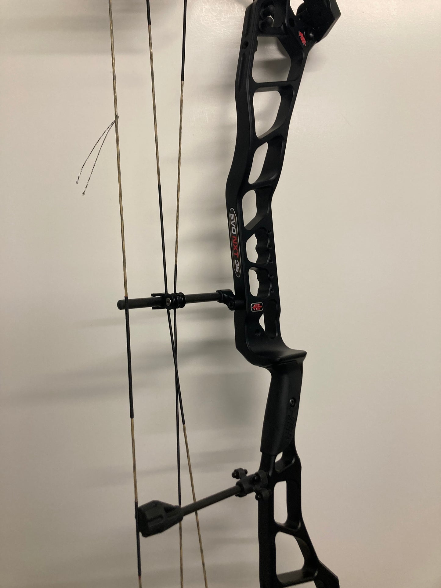PSE EVO NXT 35 Compound Bow LH Black 50-60 lbs - NEW
