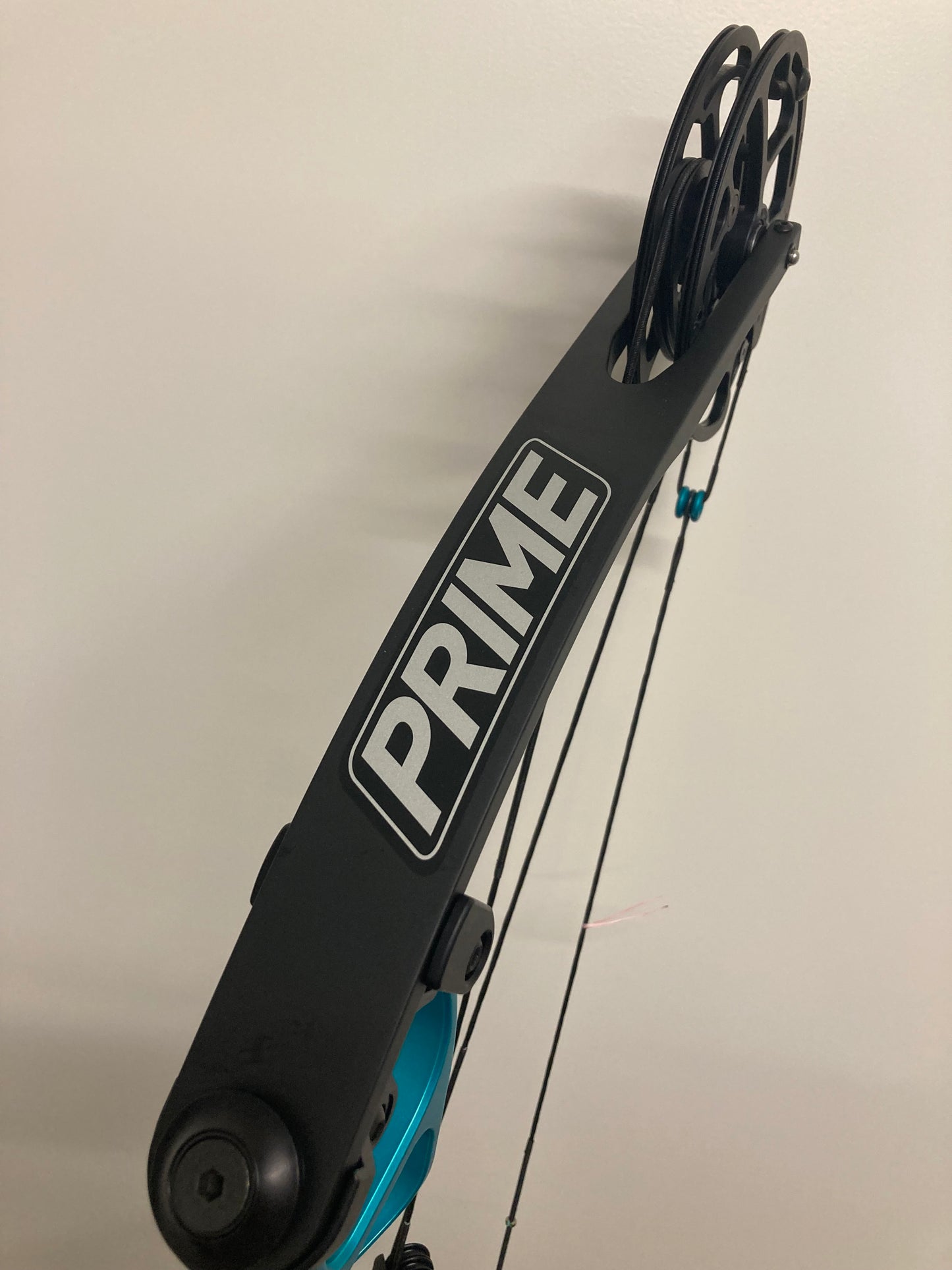 Prime Centergy X-1 39 Compound Bow RH Teal 50-60 lbs - NEW (#1.1)