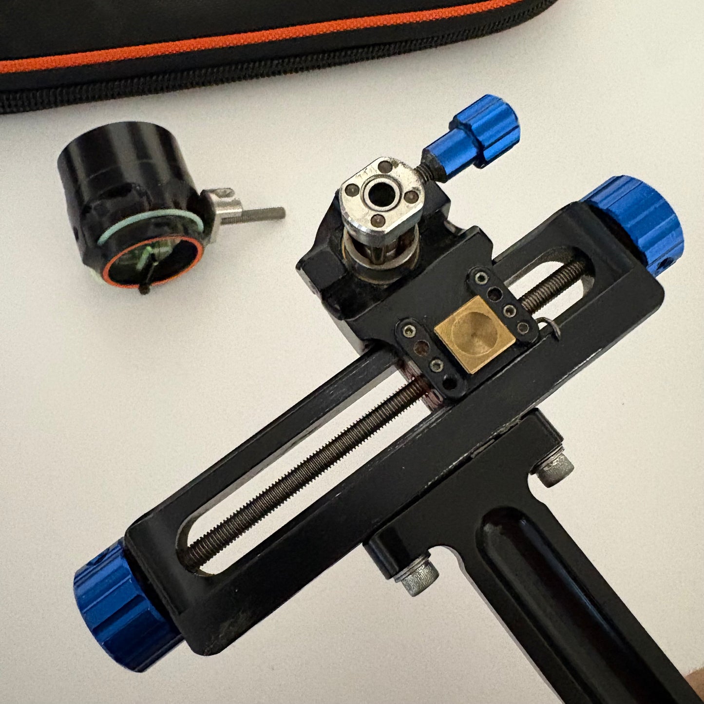 Mybo Tri Axis Compound Sight rH Blue/Black 6 inch With Scope - Used (#R133)