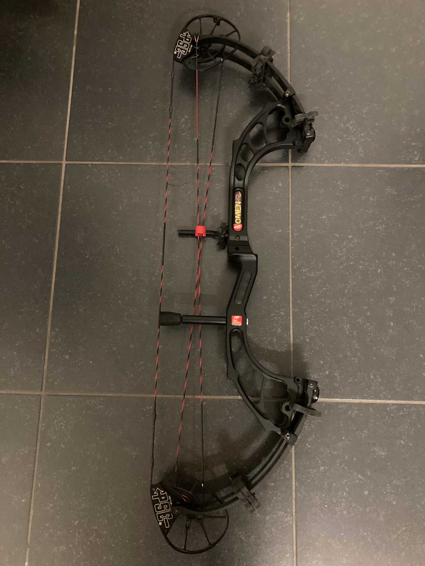 PSE X-Force Omen Pro Compound Bow LH Black 50-60 lbs - Show Model