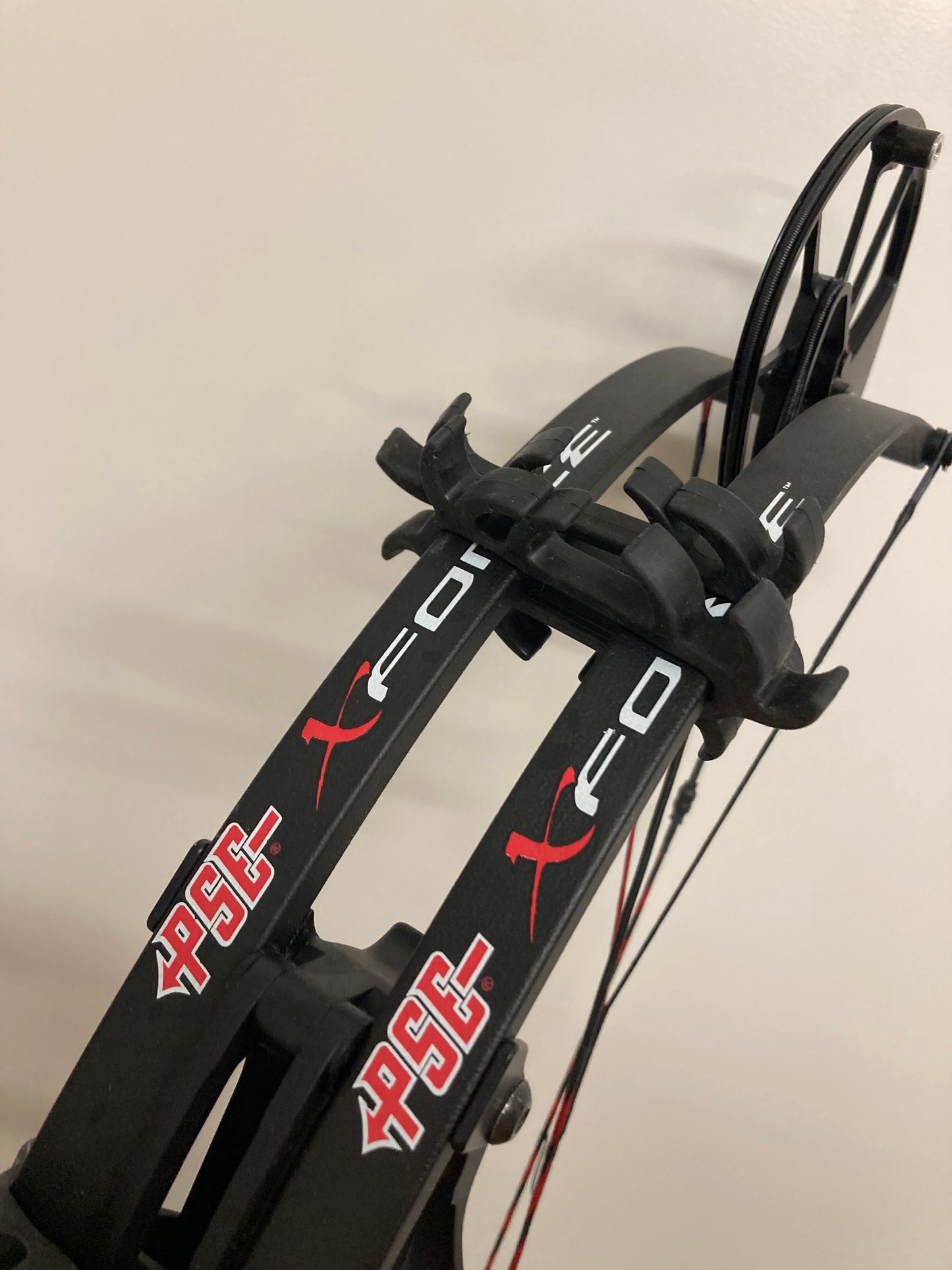 PSE X-Force Omen Pro Compound Bow LH Black 50-60 lbs - Show Model
