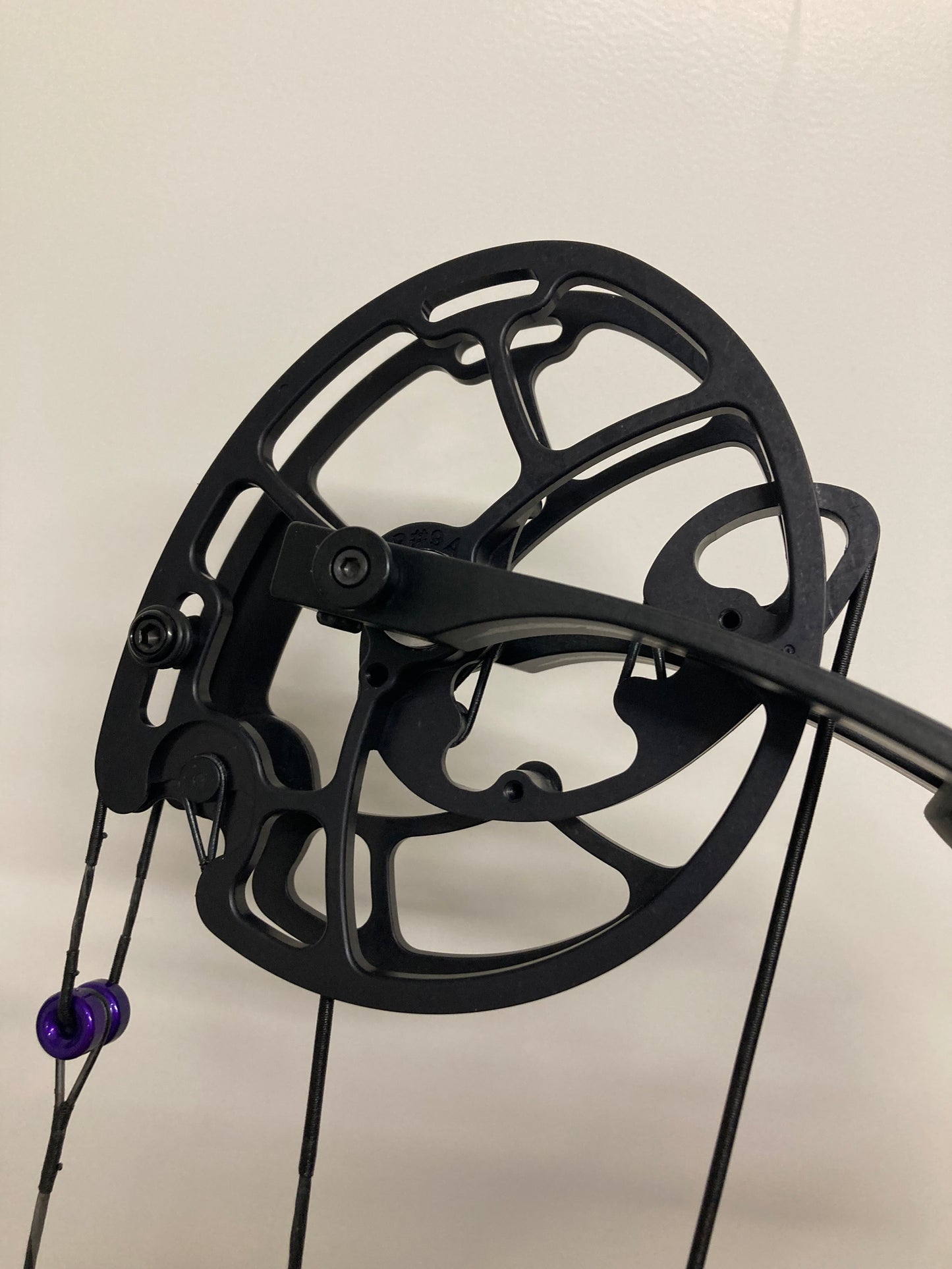 Prime CT9 Compound Bow RH Purple 50-60 lbs - NEW