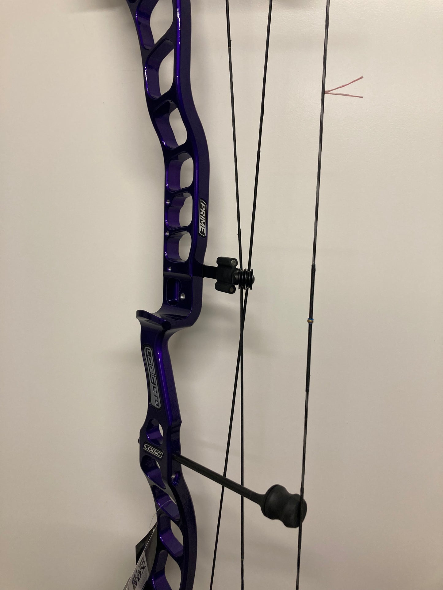 Prime CT9 Compound Bow RH Purple 50-60 lbs - NEW