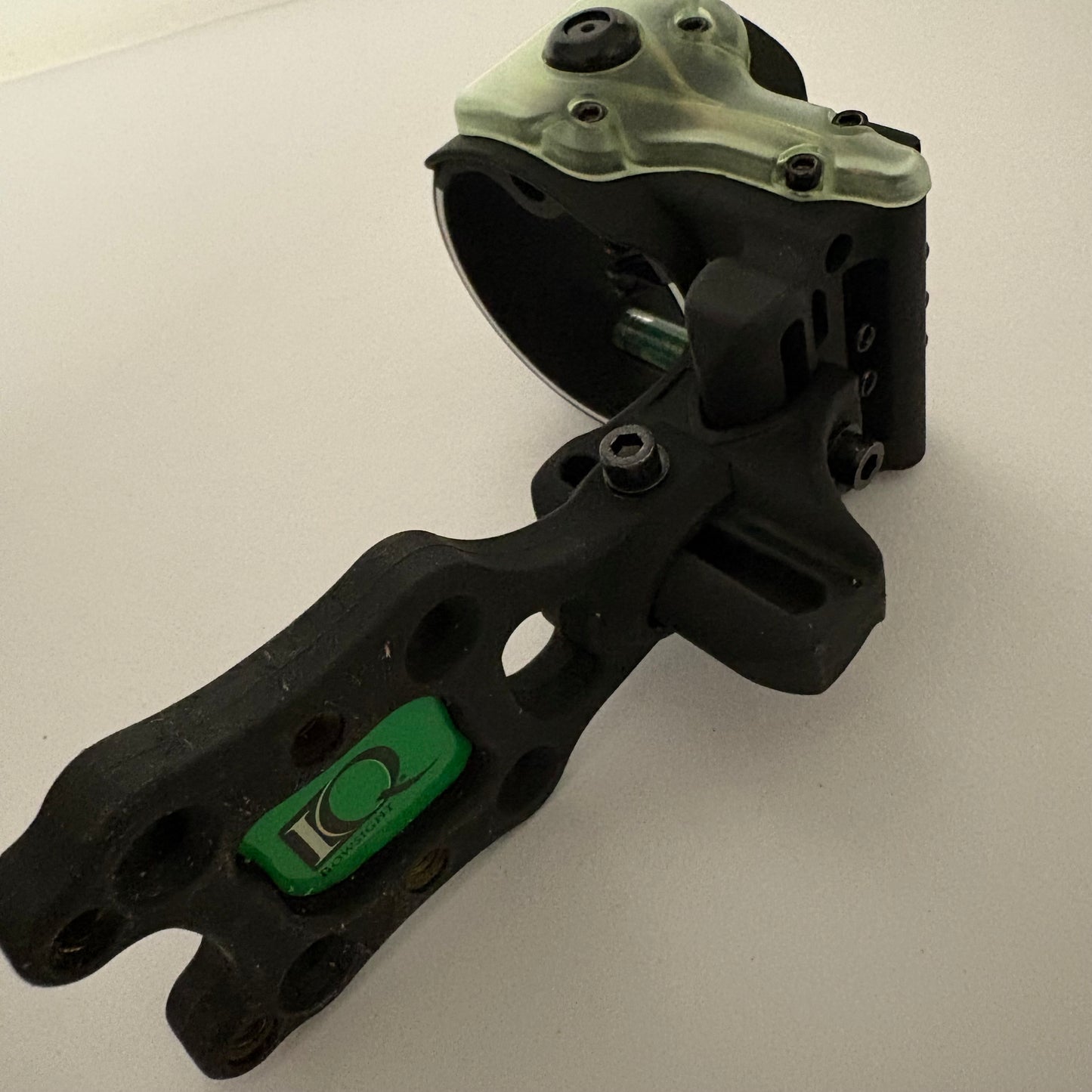 IQ Ultra Lite Retina Lock 5-pin Sight RH Black - NEW (#376)
