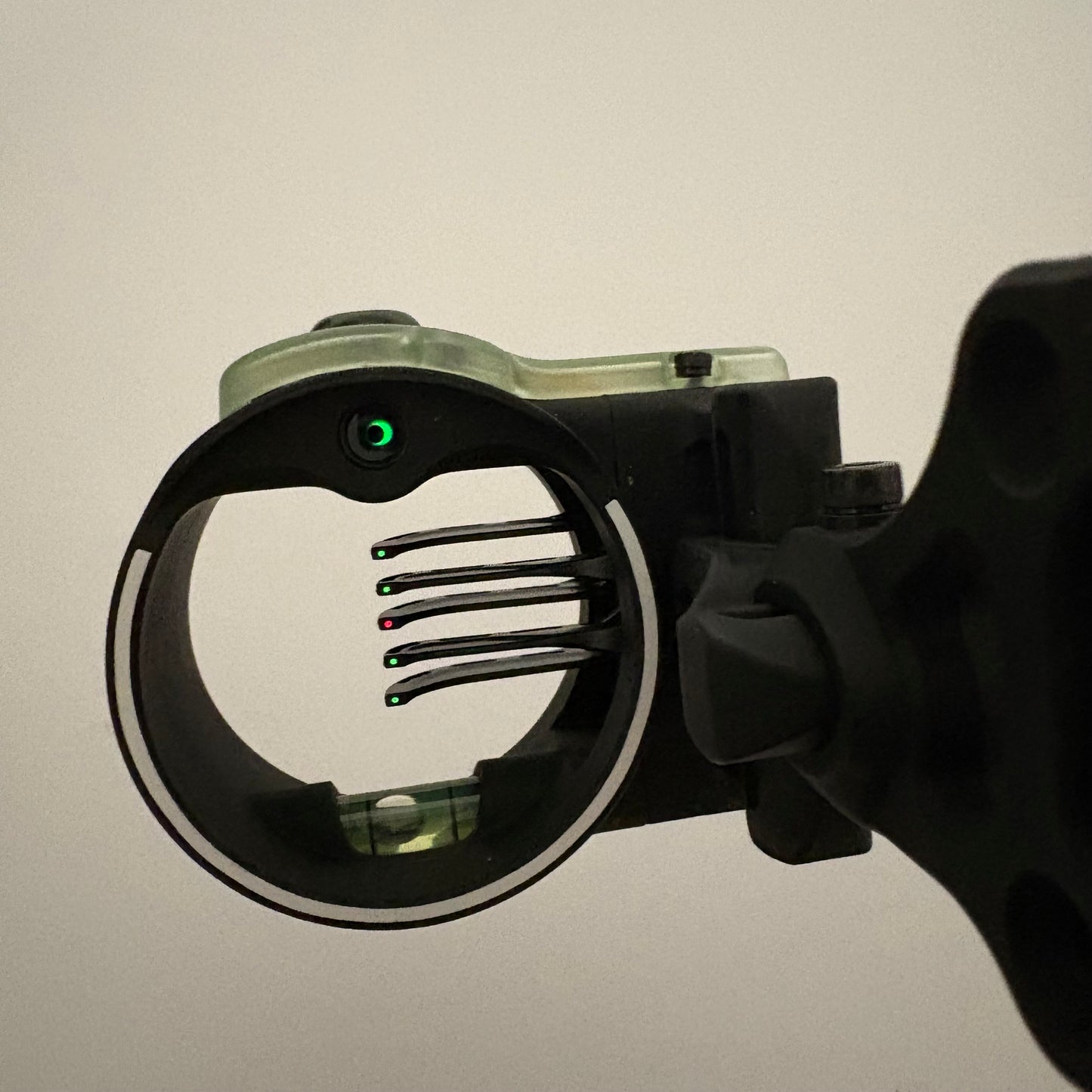 IQ Ultra Lite Retina Lock 5-pin Sight RH Black - NEW (#376)