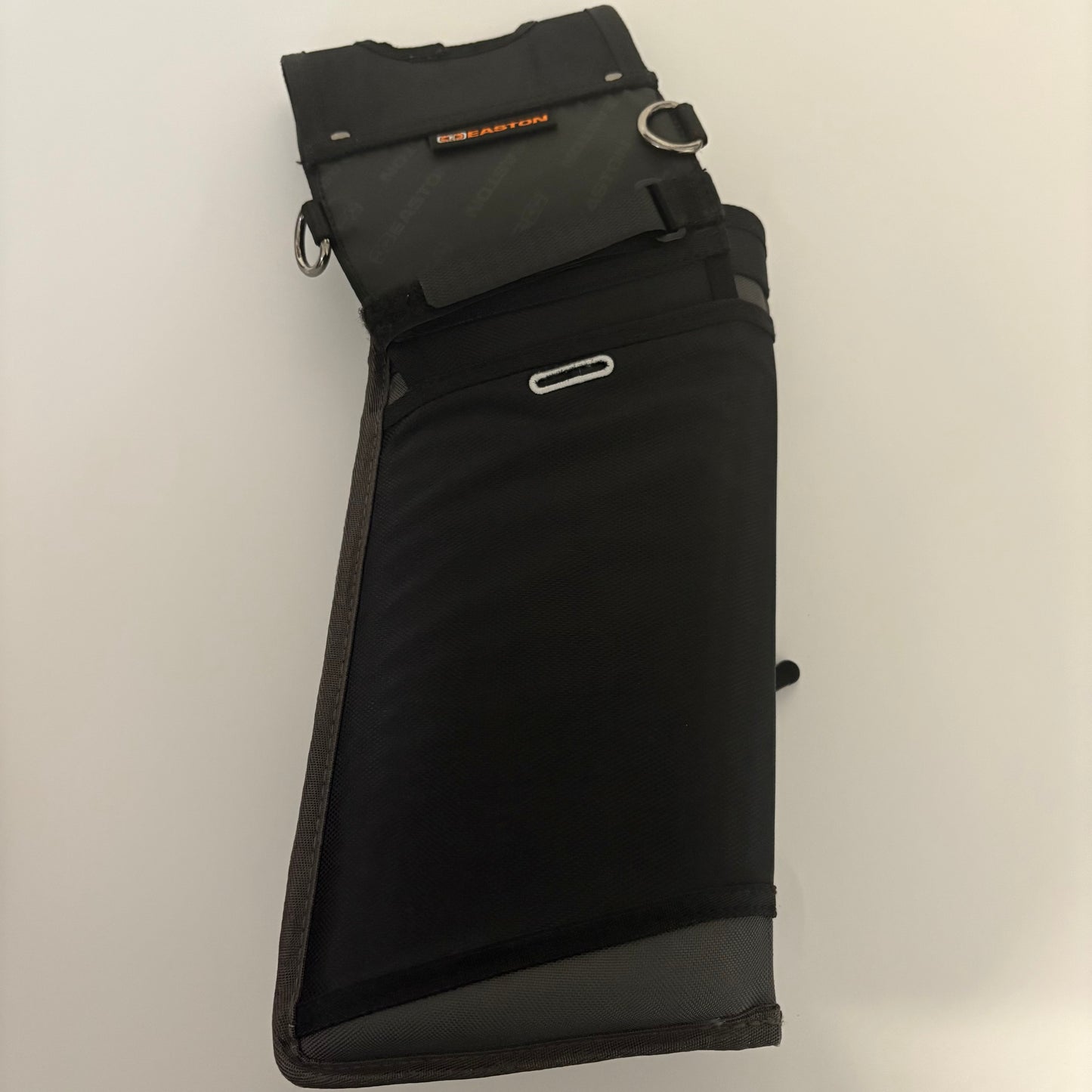 Easton Deluxe Field Quiver RH Grey No Belt - Used