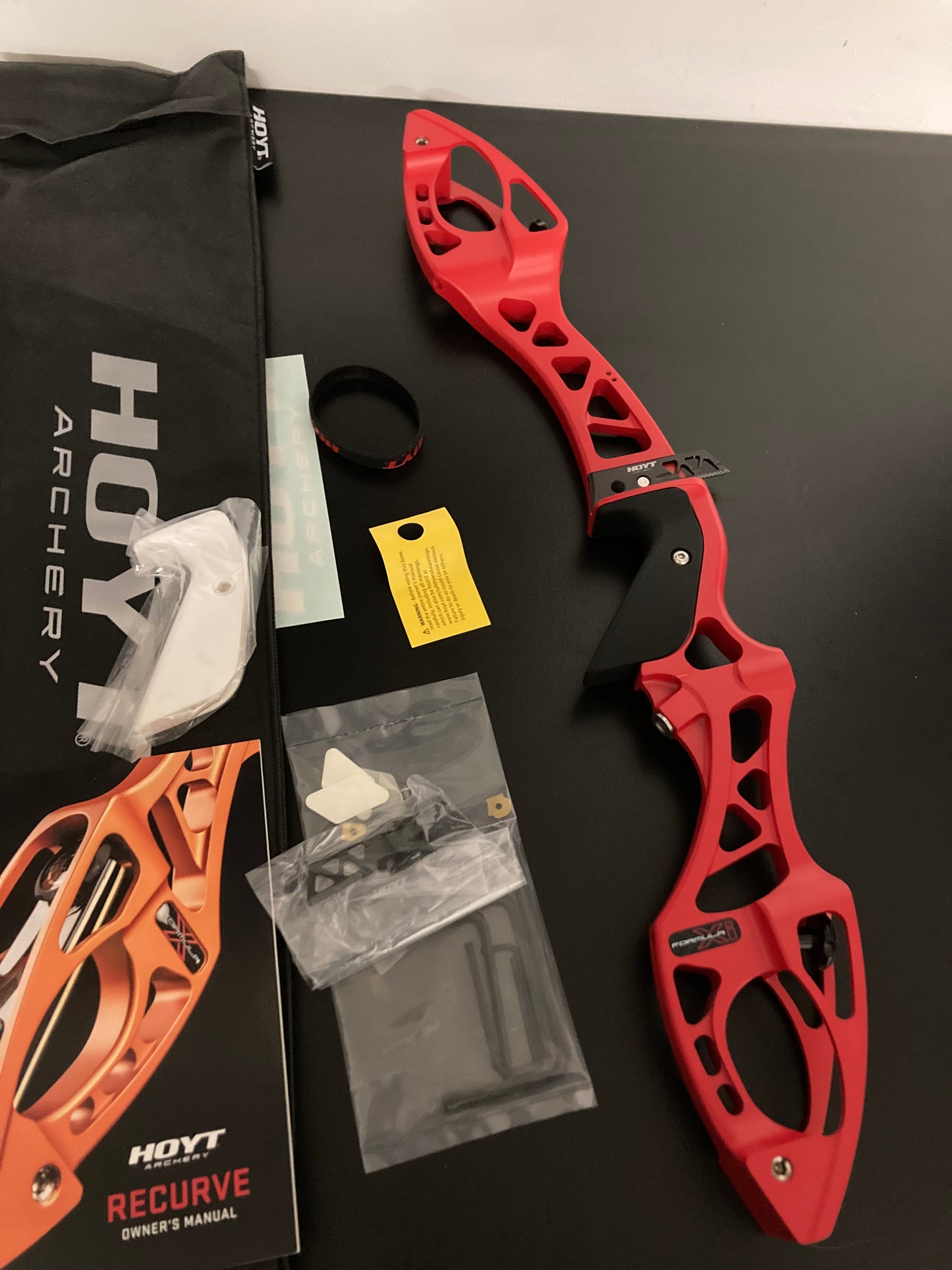Hoyt Riser Formula XI LH Red 25'' - NEW