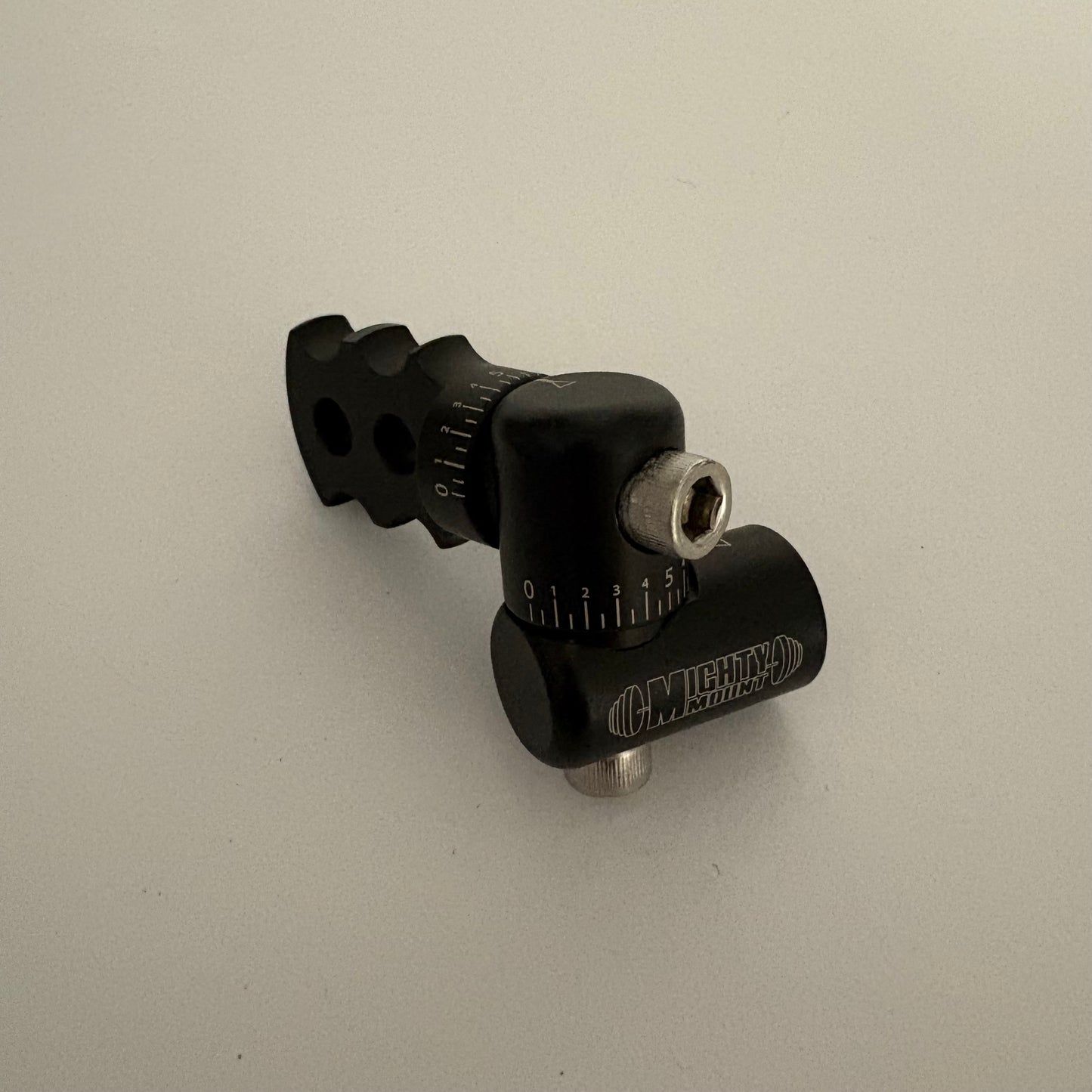 Doinker Mighty Mount Offset V-bar Mount Including Extension Leg - Show Model (#B31)