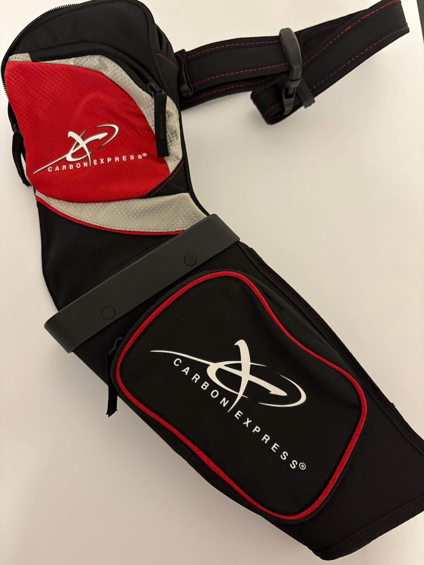 Carbon Express Field Quiver RH - Show Model