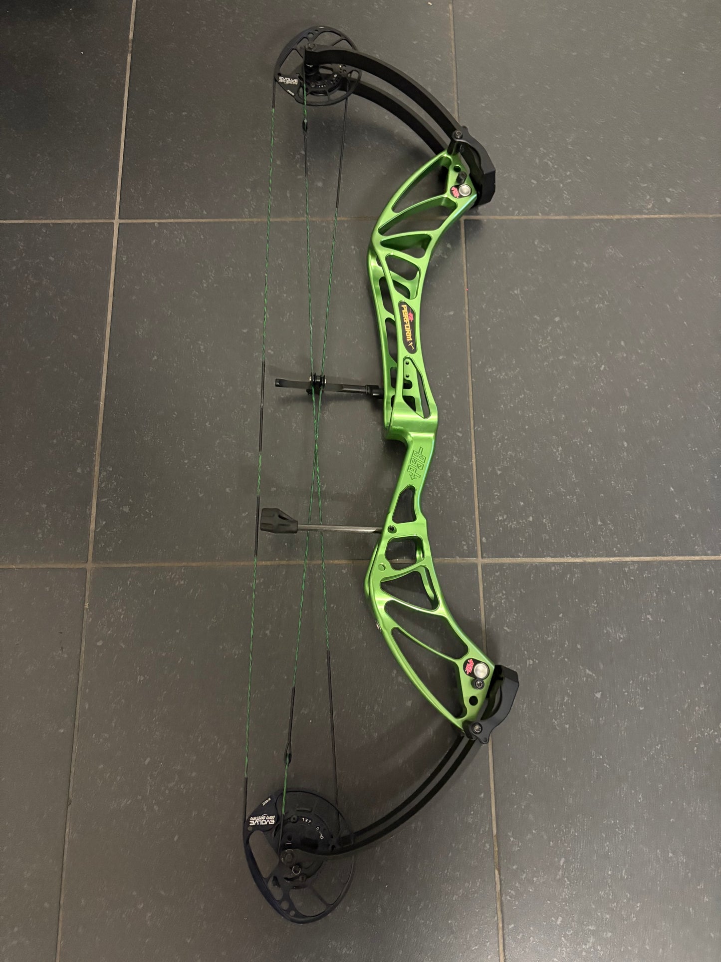 PSE Perform X 3D Compound Bow LH Green 50-60 lbs - Used