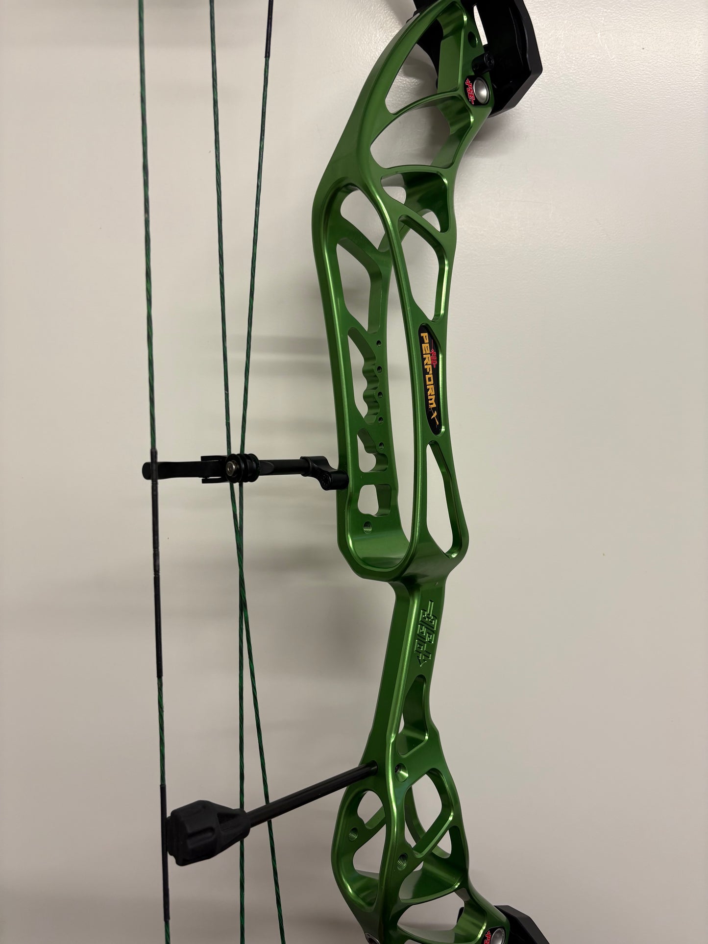 PSE Perform X 3D Compound Bow LH Green 50-60 lbs - Used