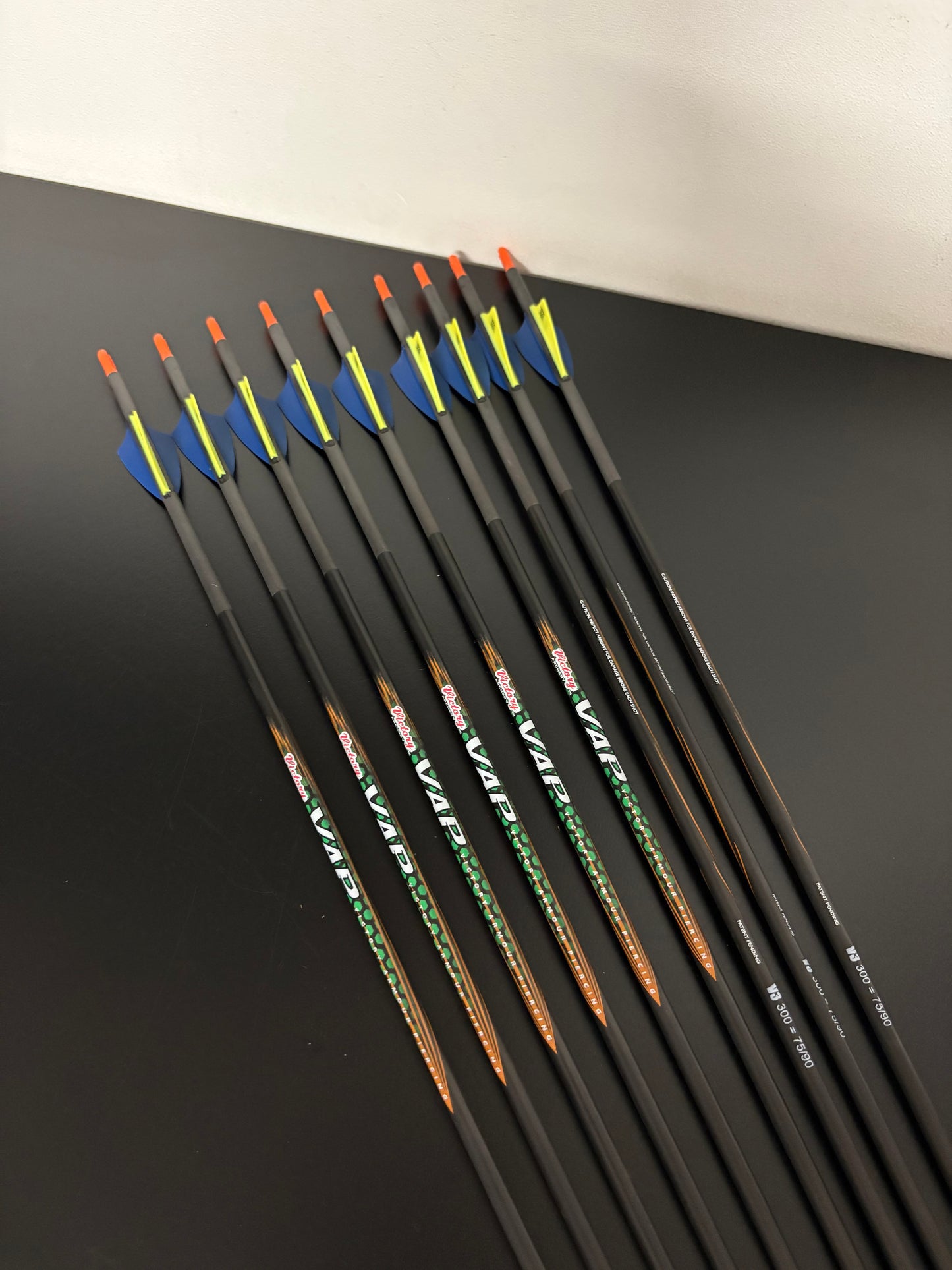 Victory VAP .166 V3 Carbon Arrows 9 pcs / Spine 300 / 30.5 inch - NEW