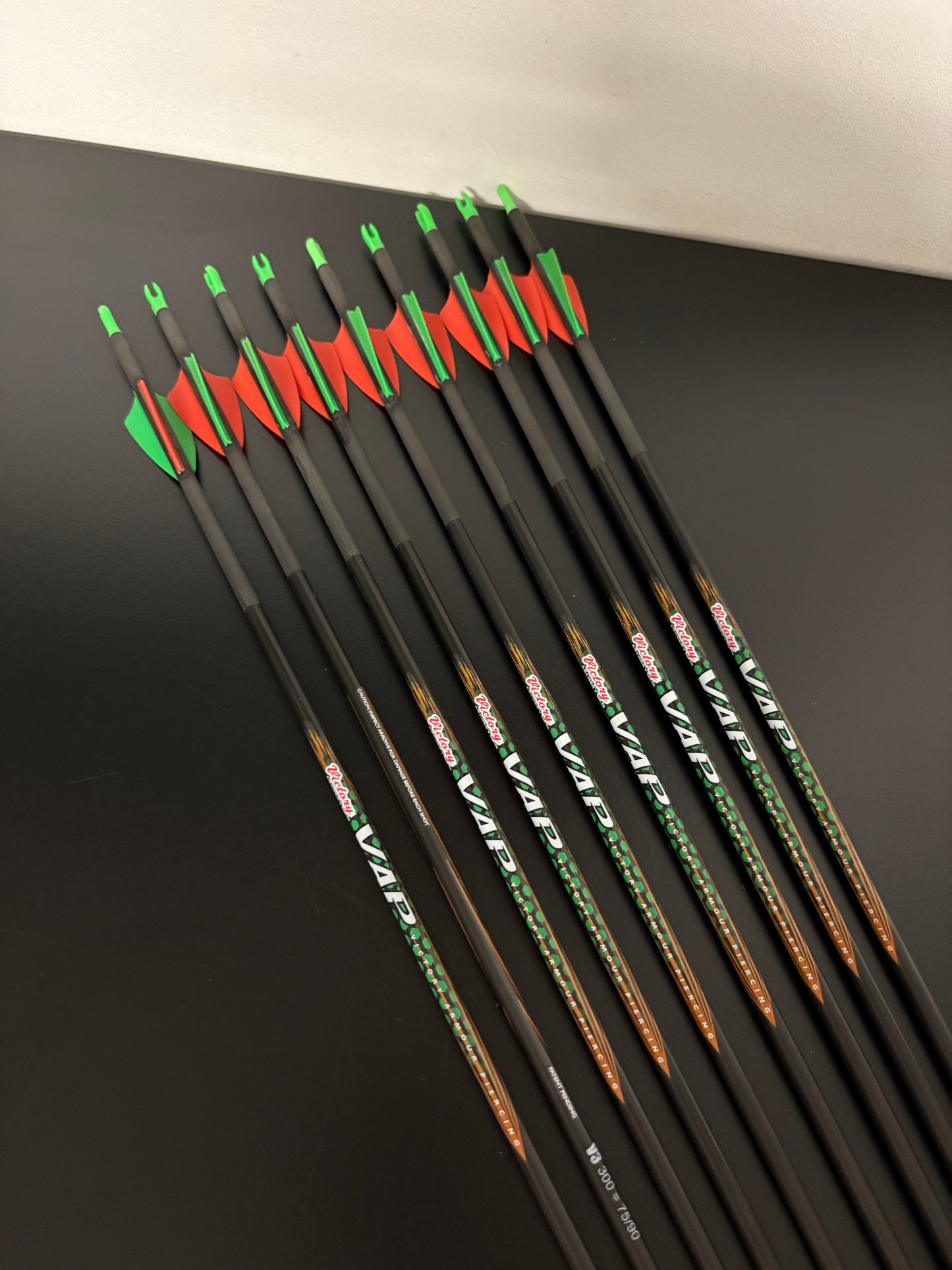 Victory VAP .166 V3 Carbon Arrows 9 pcs / Spine 300 / 30.5 inch - NEW