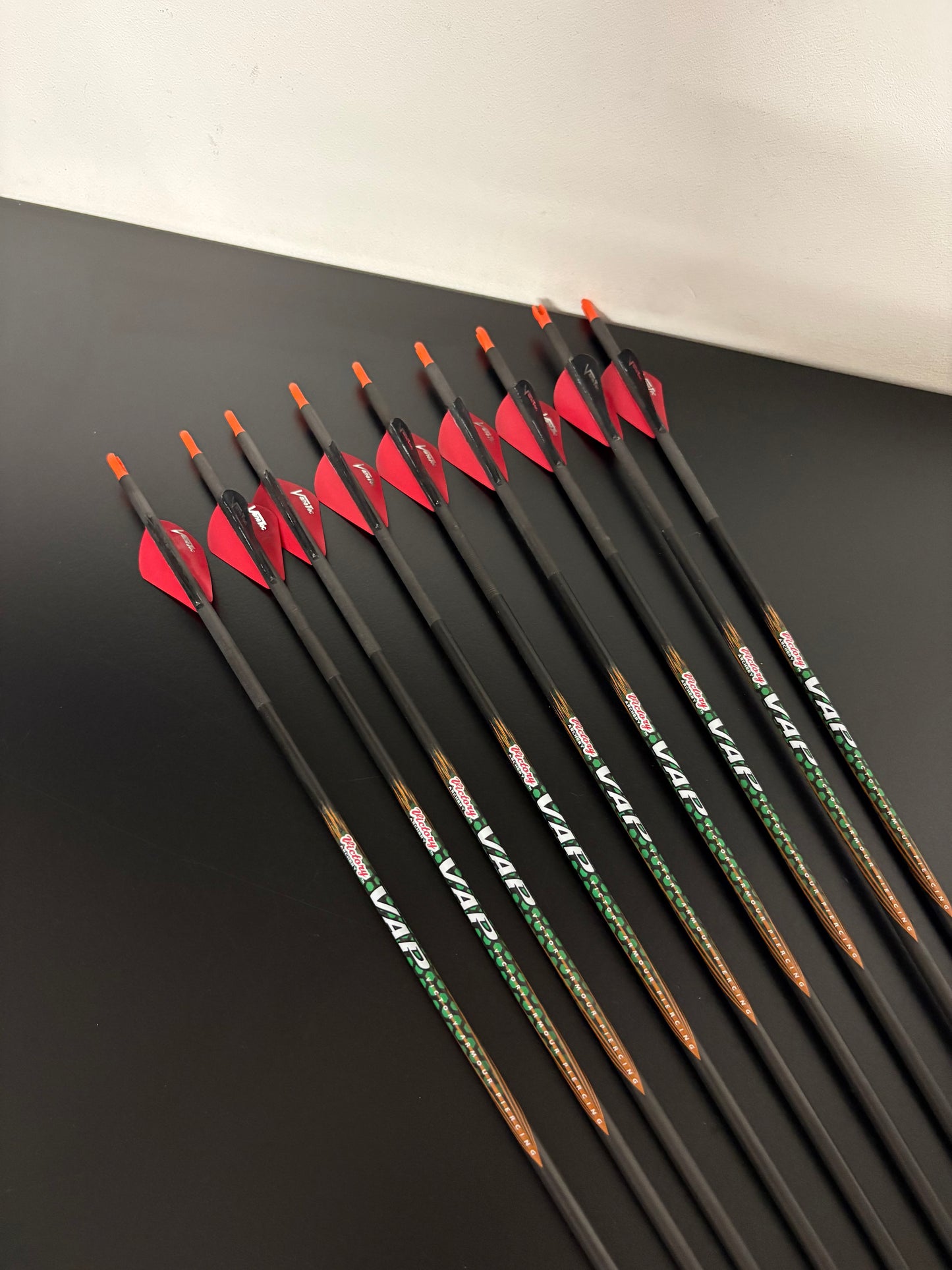 Victory VAP .166 V3 Carbon Arrows 9 pcs / Spine 300 / 30.5 inch - NEW