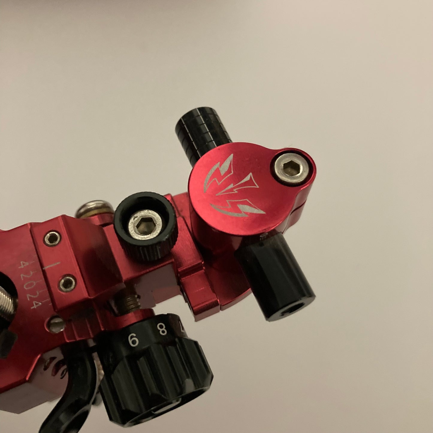 Dynamic Sign Archery Compound Sight RH MULTIPLE COLOURS - Show Model