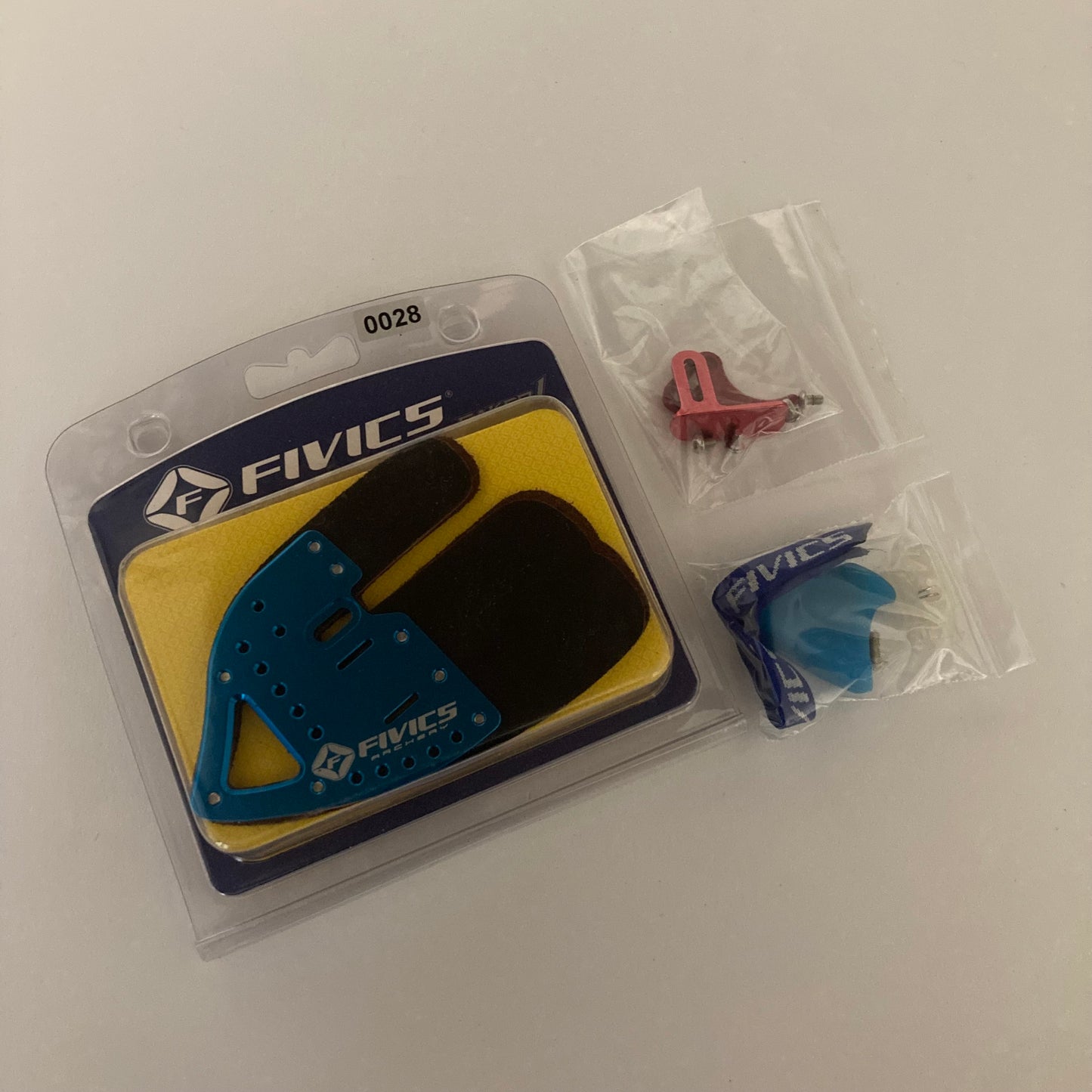 Fivics Saker 1 Recurve Finger Tab LH - Show Model/NEW (#27-28)