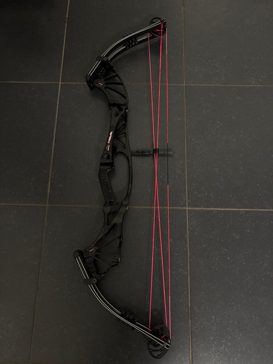 Hoyt Prevail 40 Compound Bow RH Black SVX #1 50-60 lbs - Used (1.1)