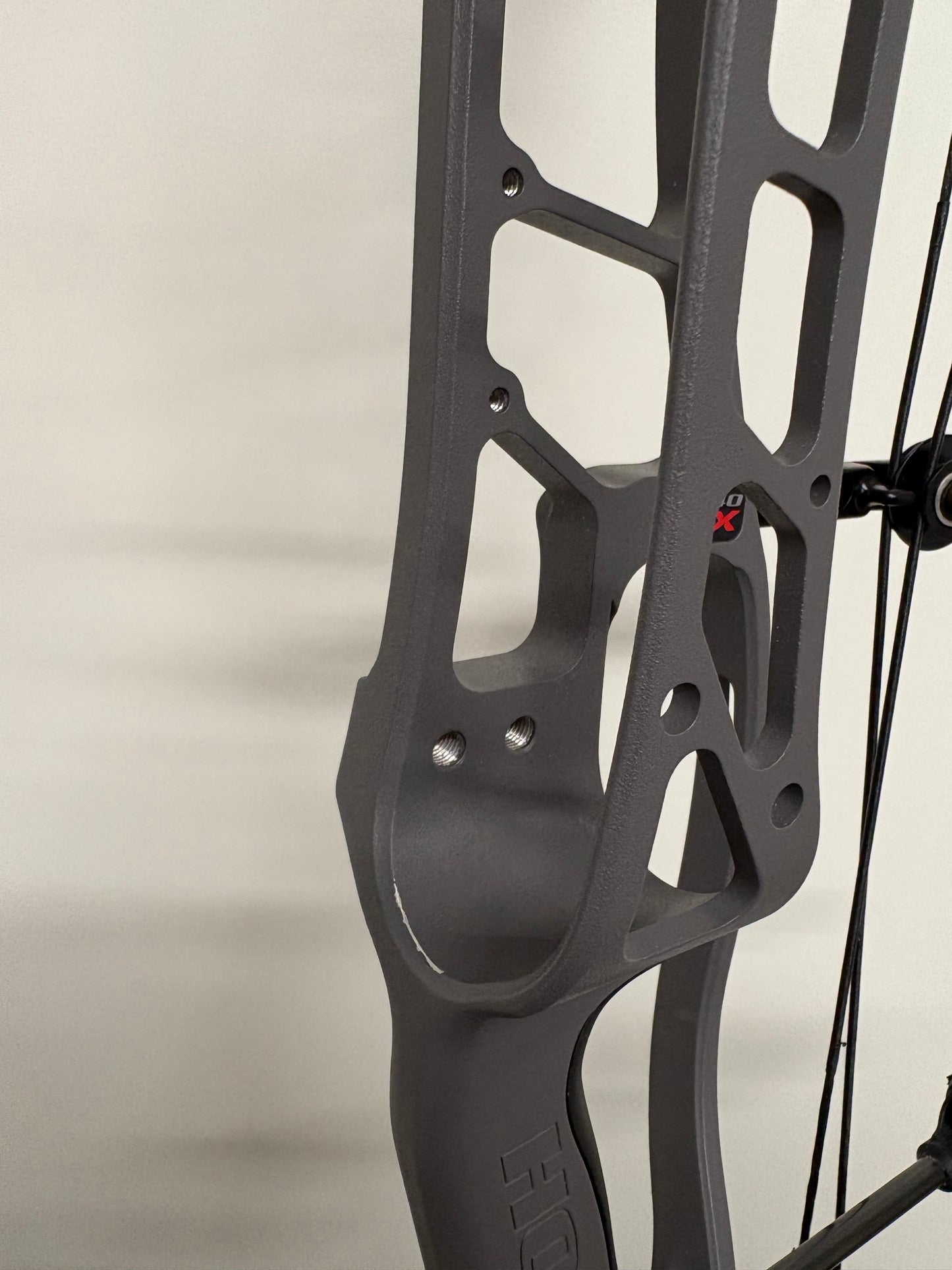 Hoyt Concept X 40 Compound Bow RH CDM Tombstone - Used