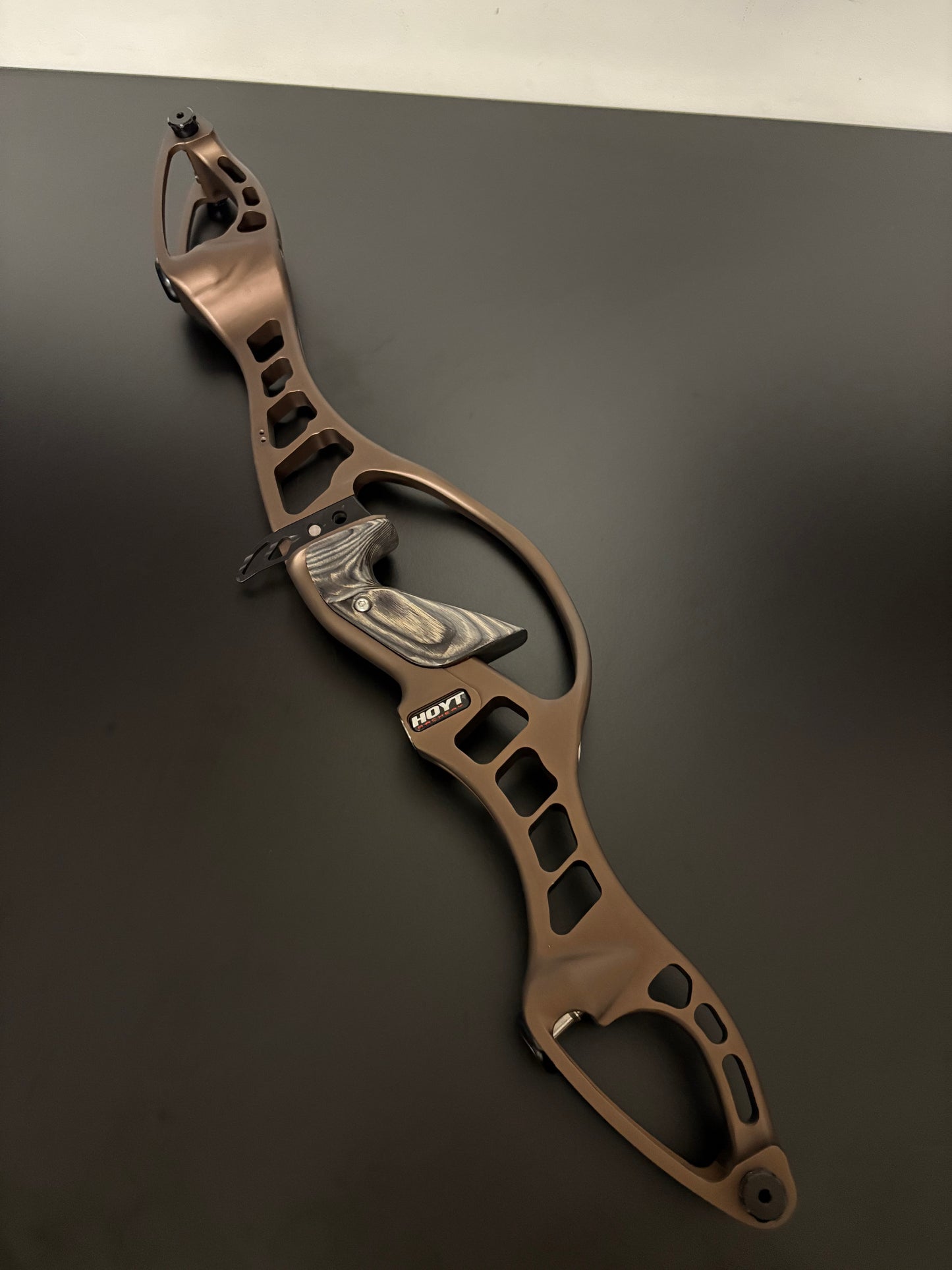 Hoyt Riser Prodigy XT Formula RH Brown 27'' - Used
