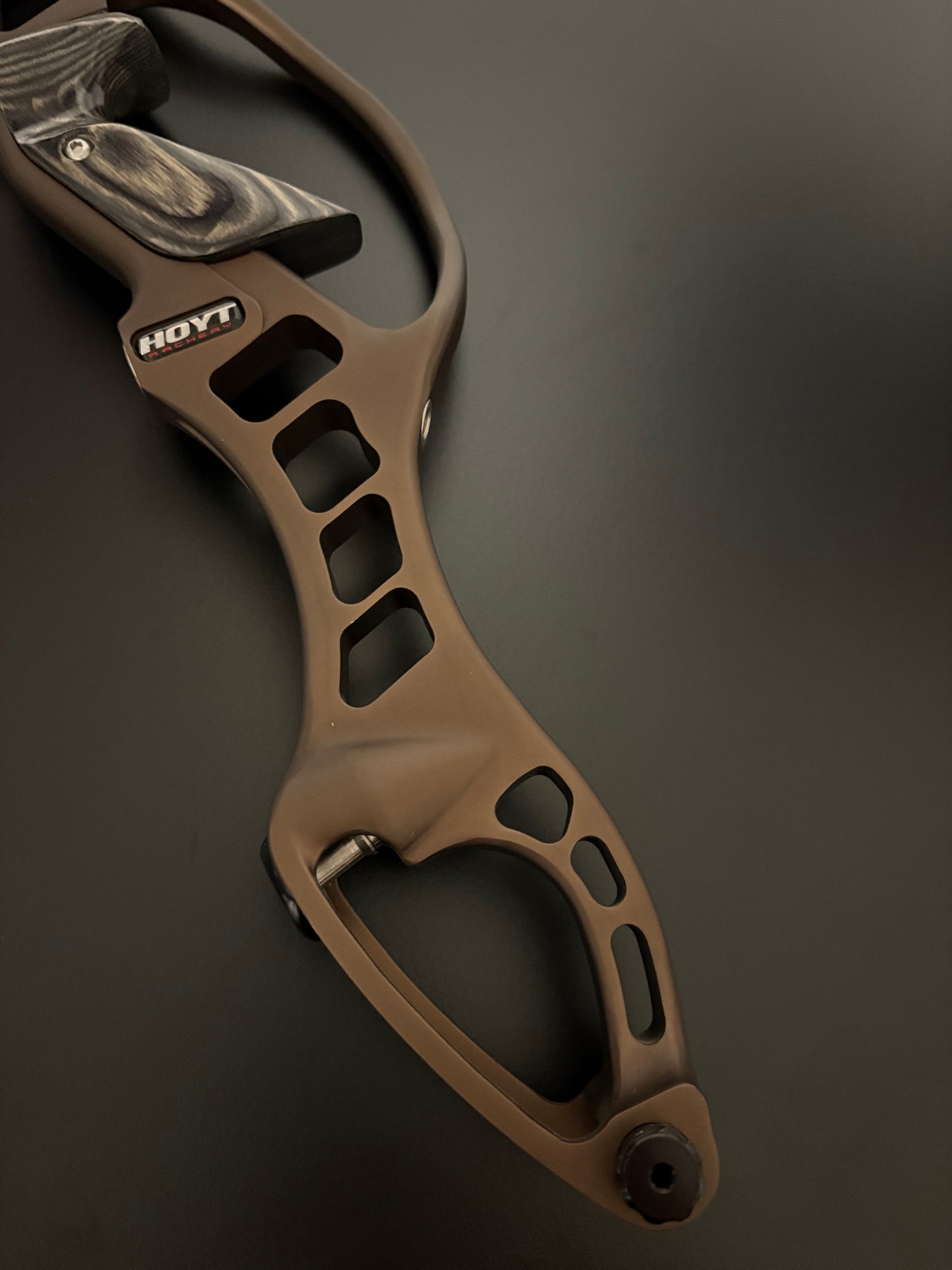 Hoyt Riser Prodigy XT Formula RH Brown 27'' - Used