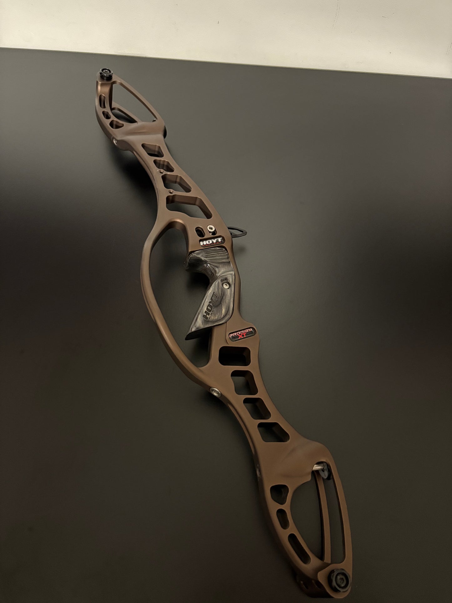 Hoyt Riser Prodigy XT Formula RH Brown 27'' - Used