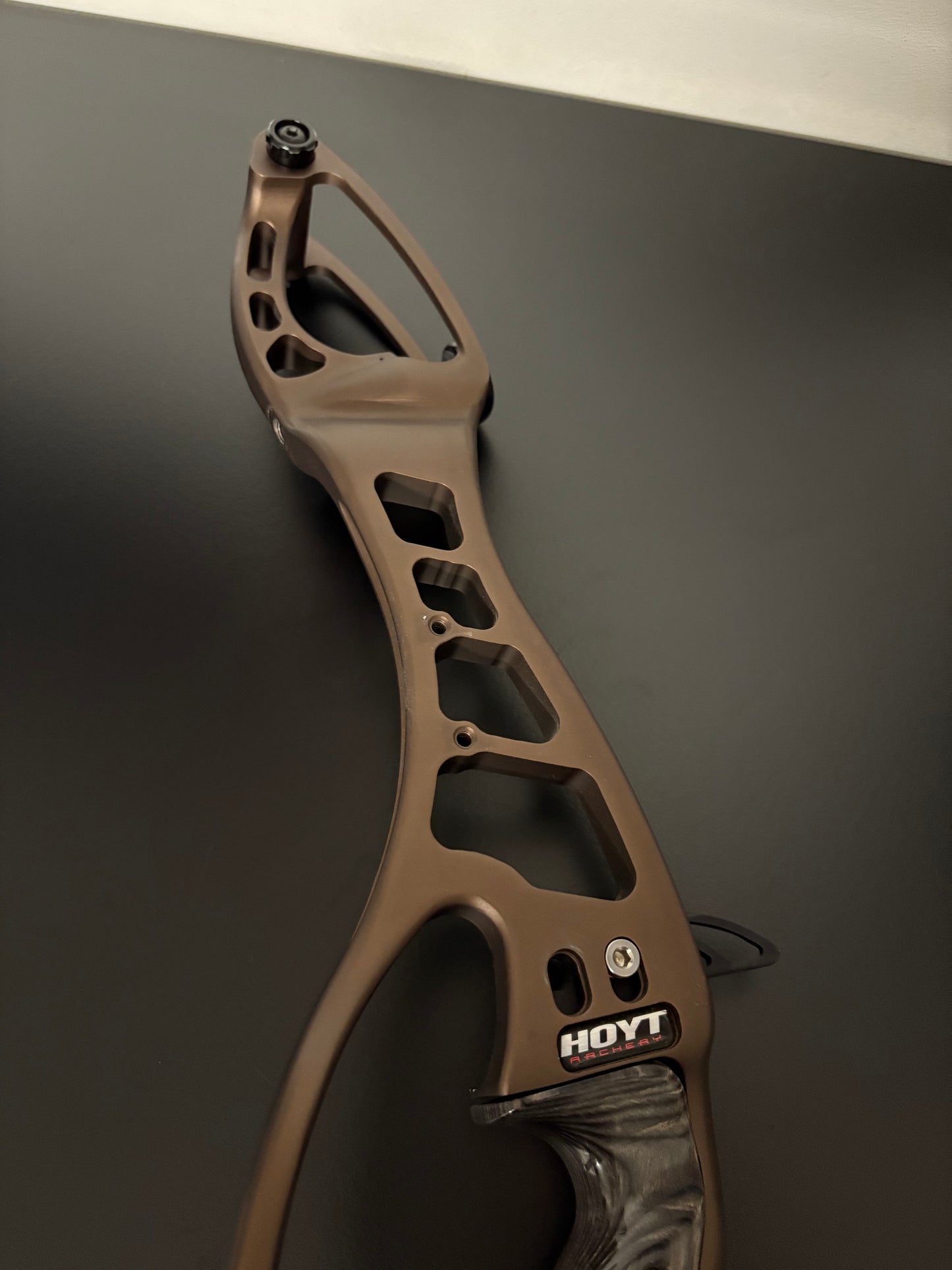 Hoyt Riser Prodigy XT Formula RH Brown 27'' - Used