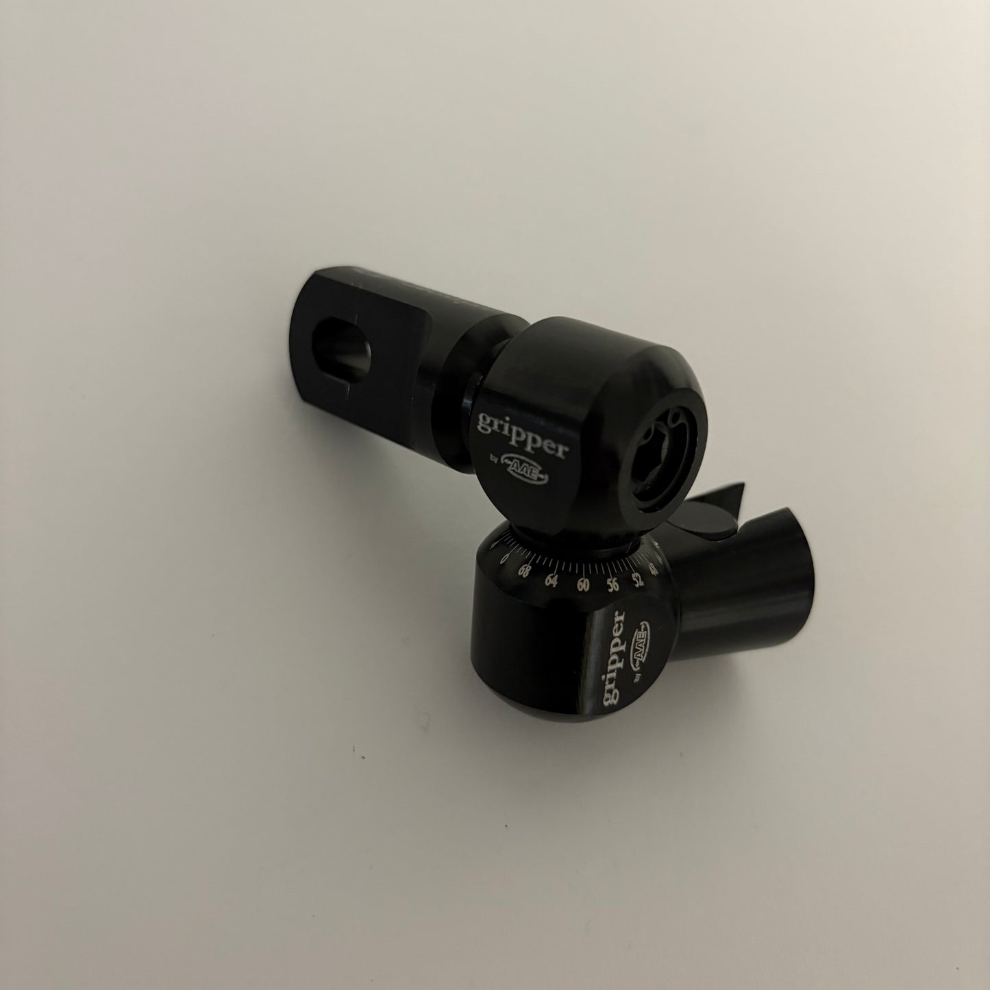 AAE Gripper Single Leg QD V-bar Including Stable Lock - Show Model (#GR30)
