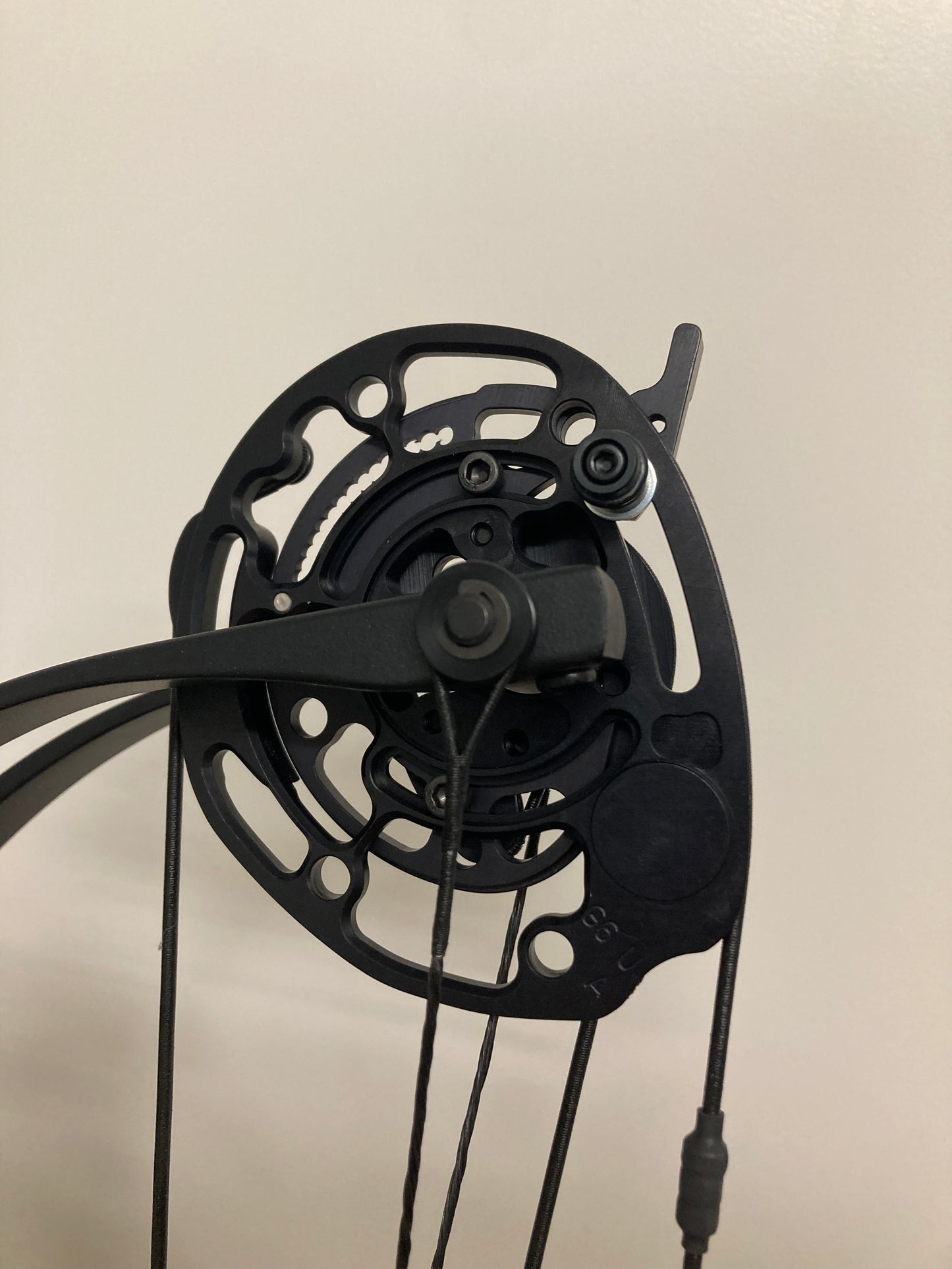 Darton Tempest-E 3D Compound Bow RH OD Green/Black 50-60 lbs - NEW
