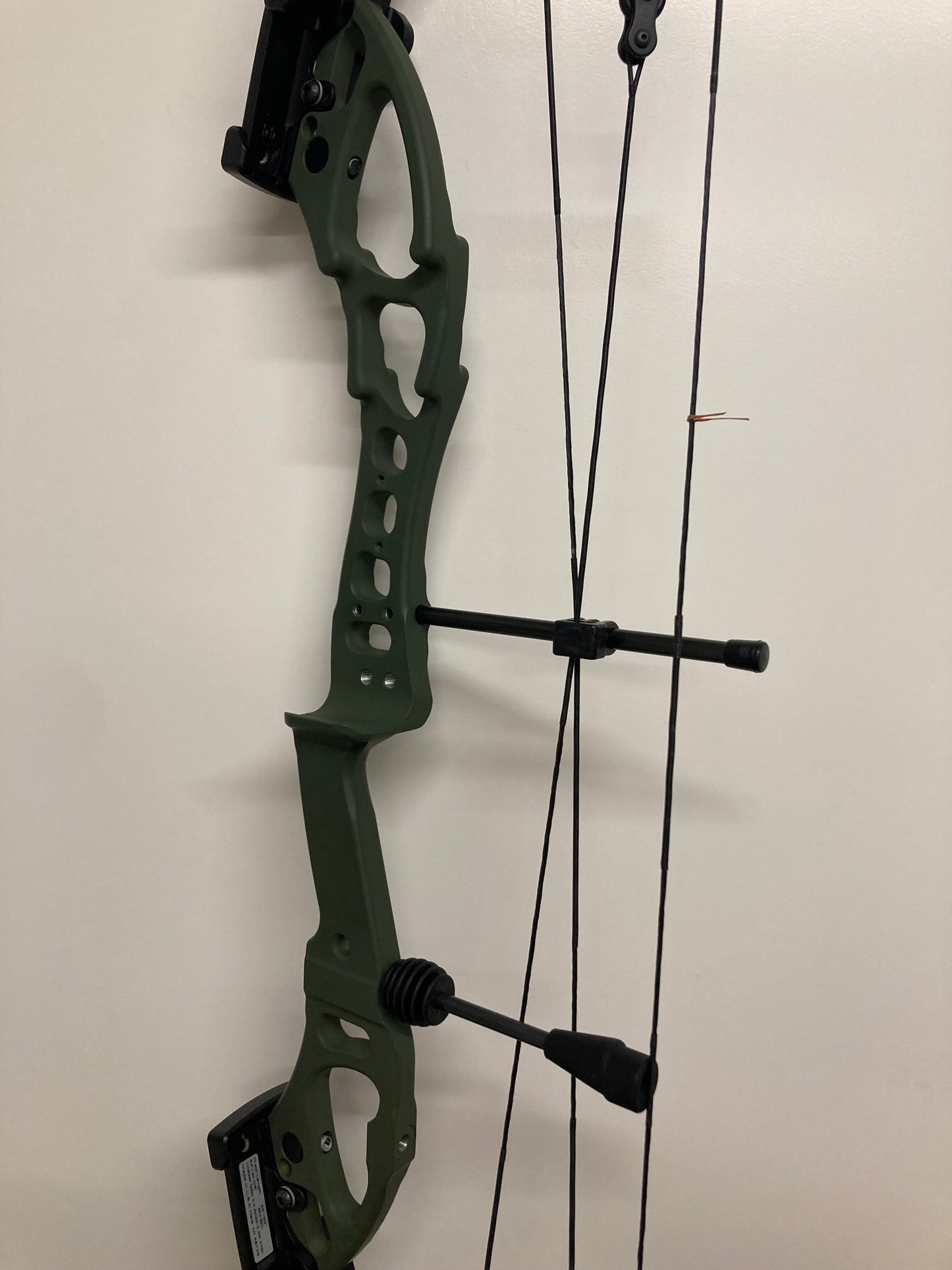 Darton Tempest-E 3D Compound Bow RH OD Green/Black 50-60 lbs - NEW
