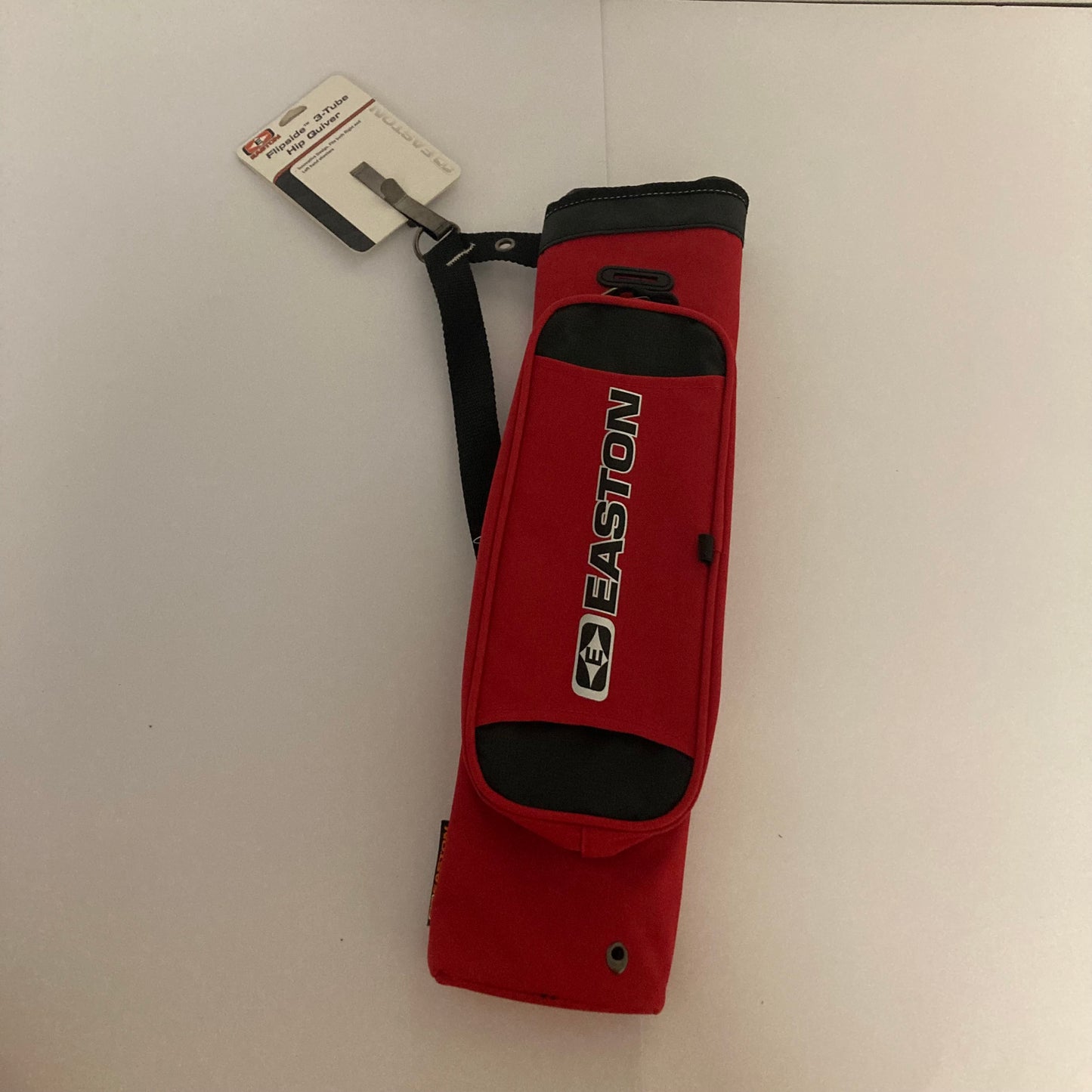 Easton Flipside 3-tube Hip Quiver RH Red - NEW