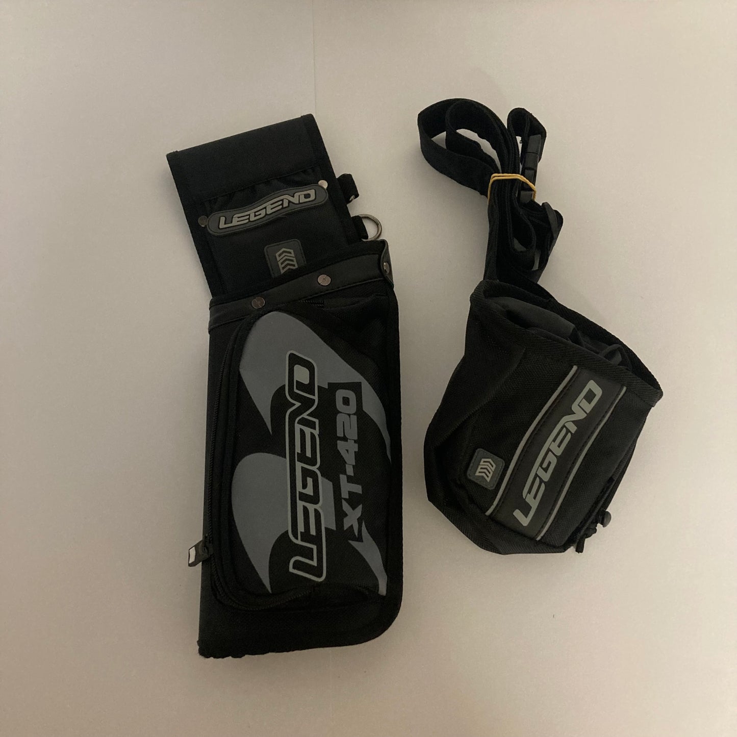 Legend XT420 Field Quiver LH Black incl. Pouch - Used