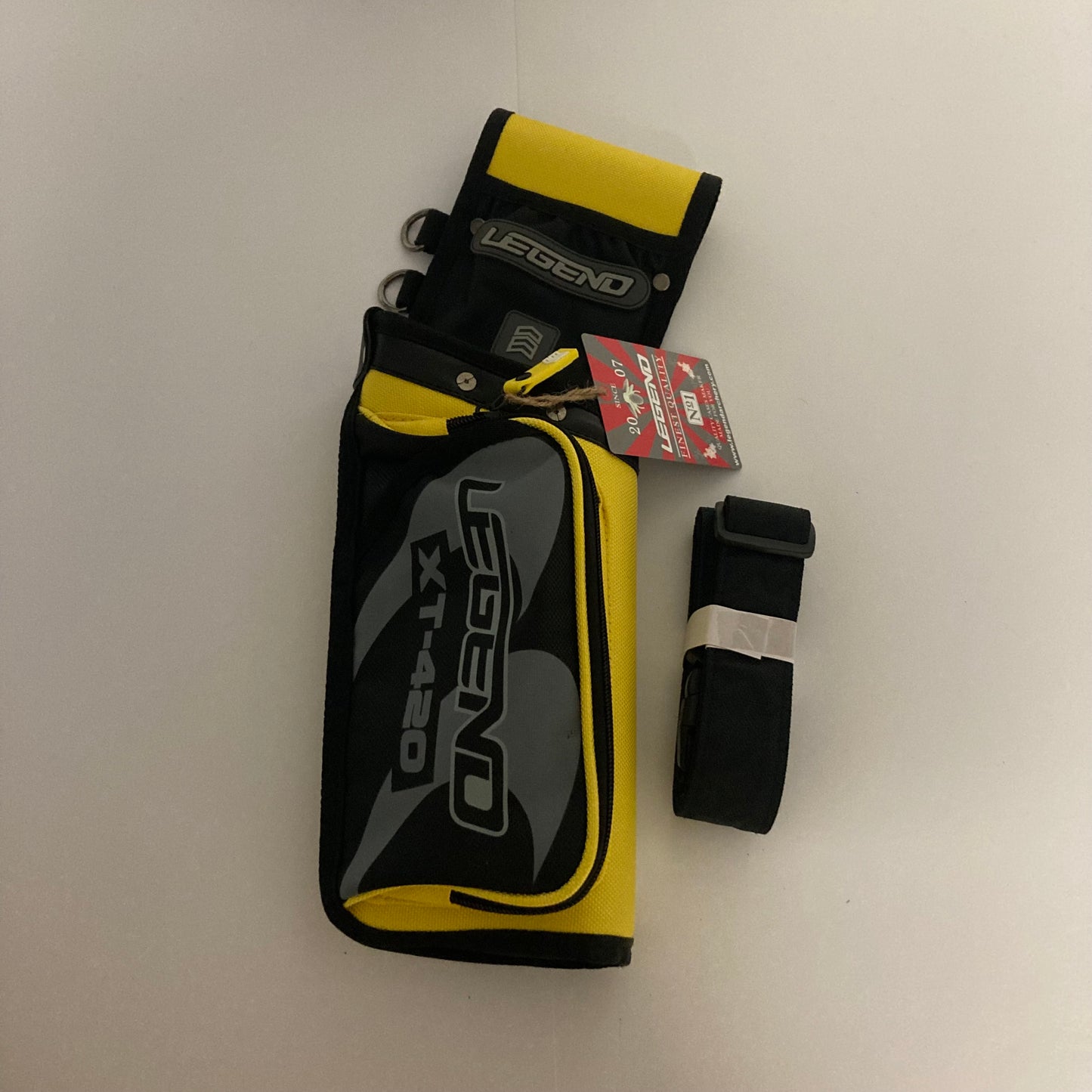 Legend XT420 Field Quiver RH Yellow - NEW