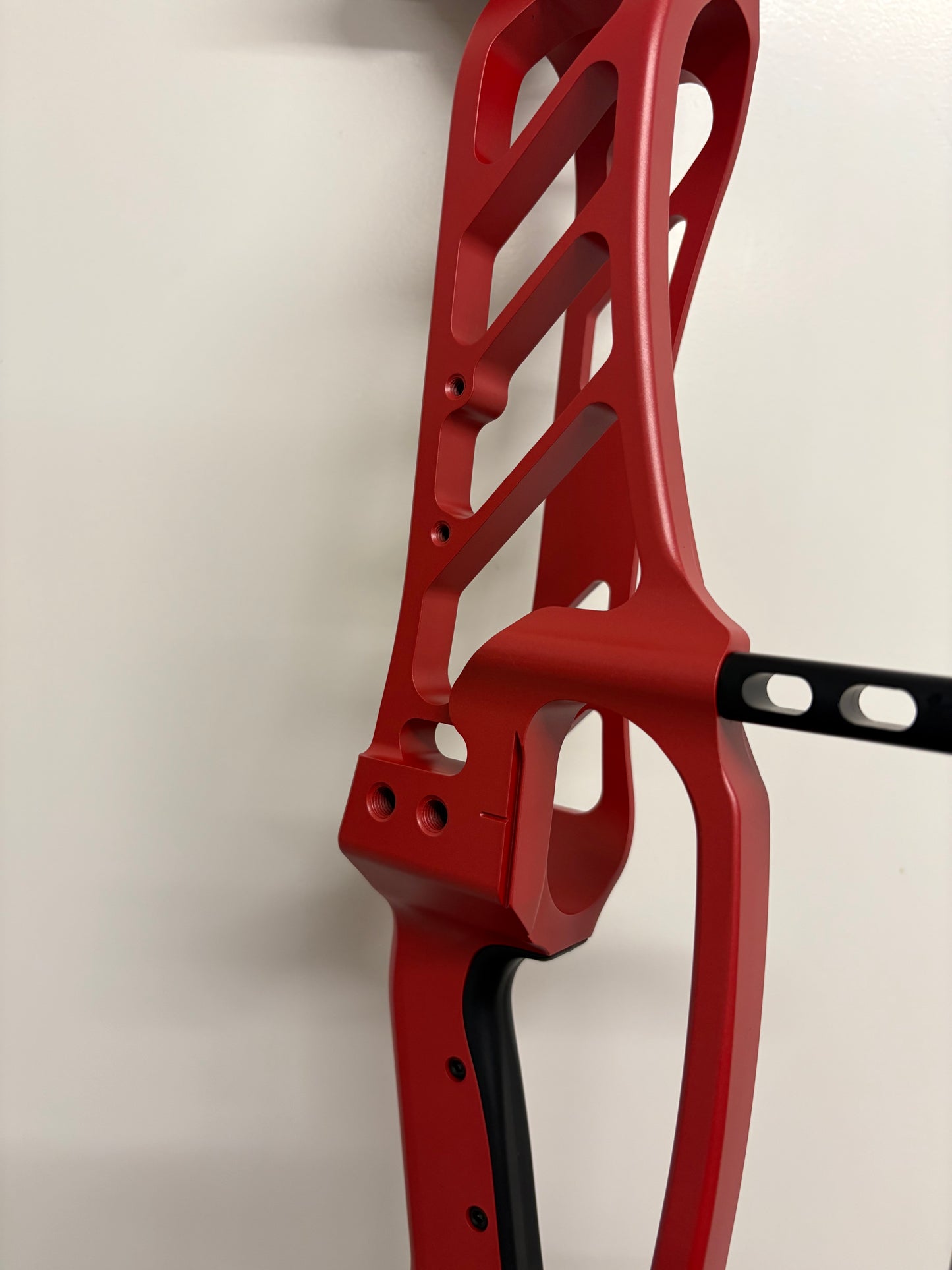 Hoyt Stratos 36 Compound Bow LH Championship Red HBT #1 50-60 lbs - NEW