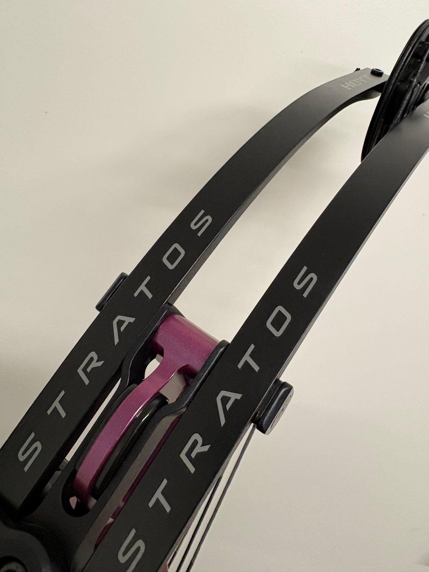 Hoyt Stratos 36 Compound Bow LH Stardust Purple HBT #1 50-60 lbs - NEW