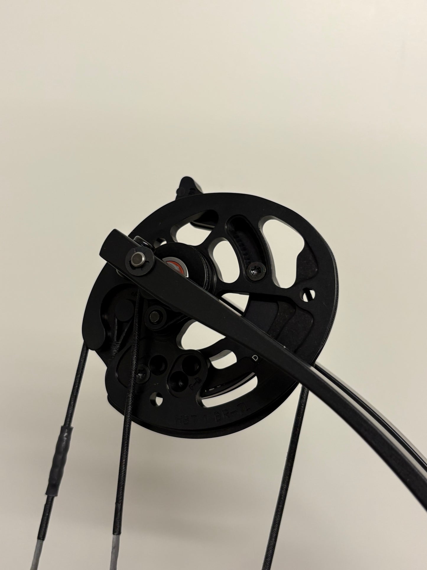 Hoyt Stratos 36 Compound Bow LH Stardust Purple HBT #1 50-60 lbs - NEW
