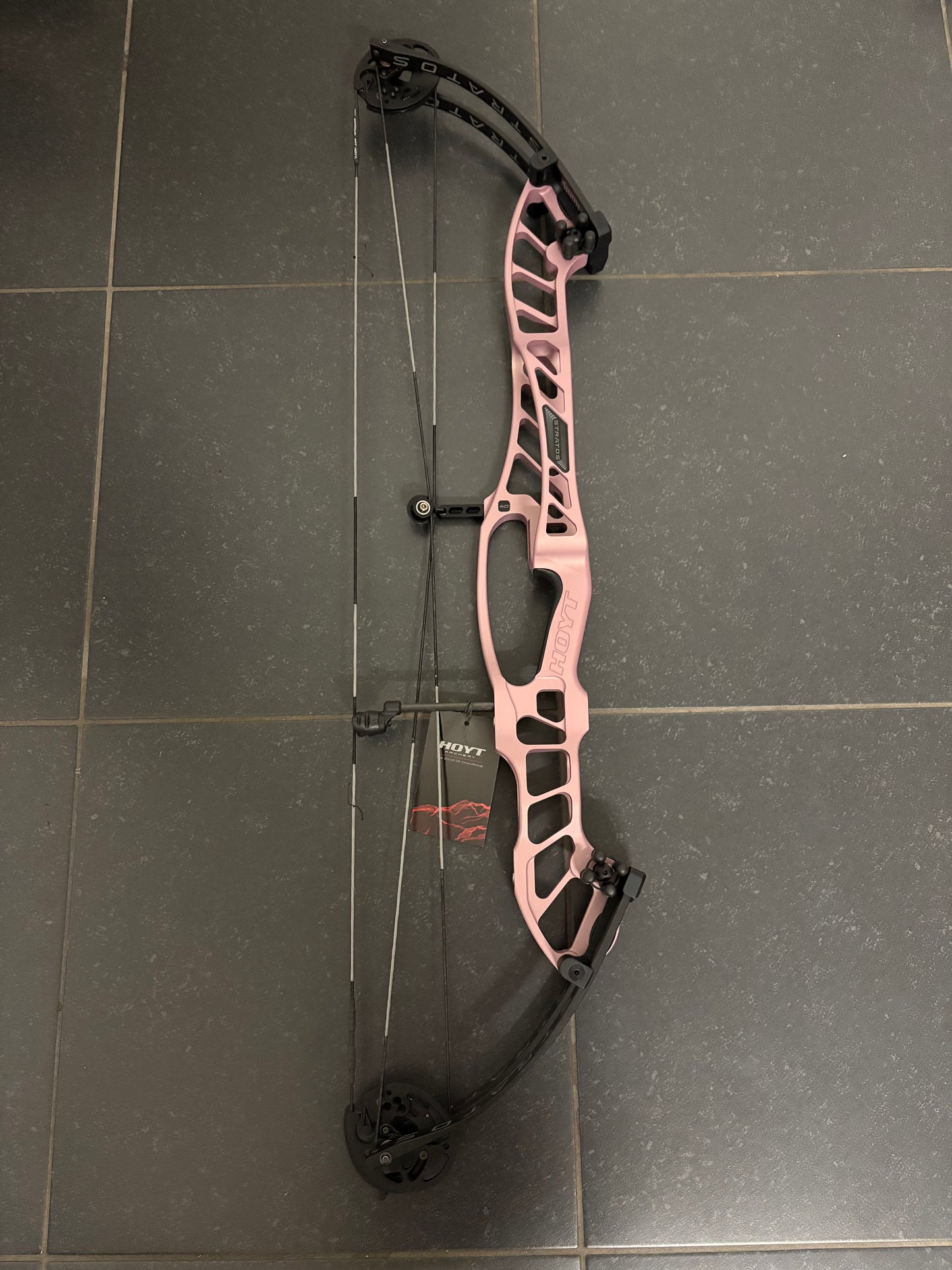 Hoyt Stratos 40 Compound Bow LH Champagne Pink HBT #1 40-50 lbs - NEW