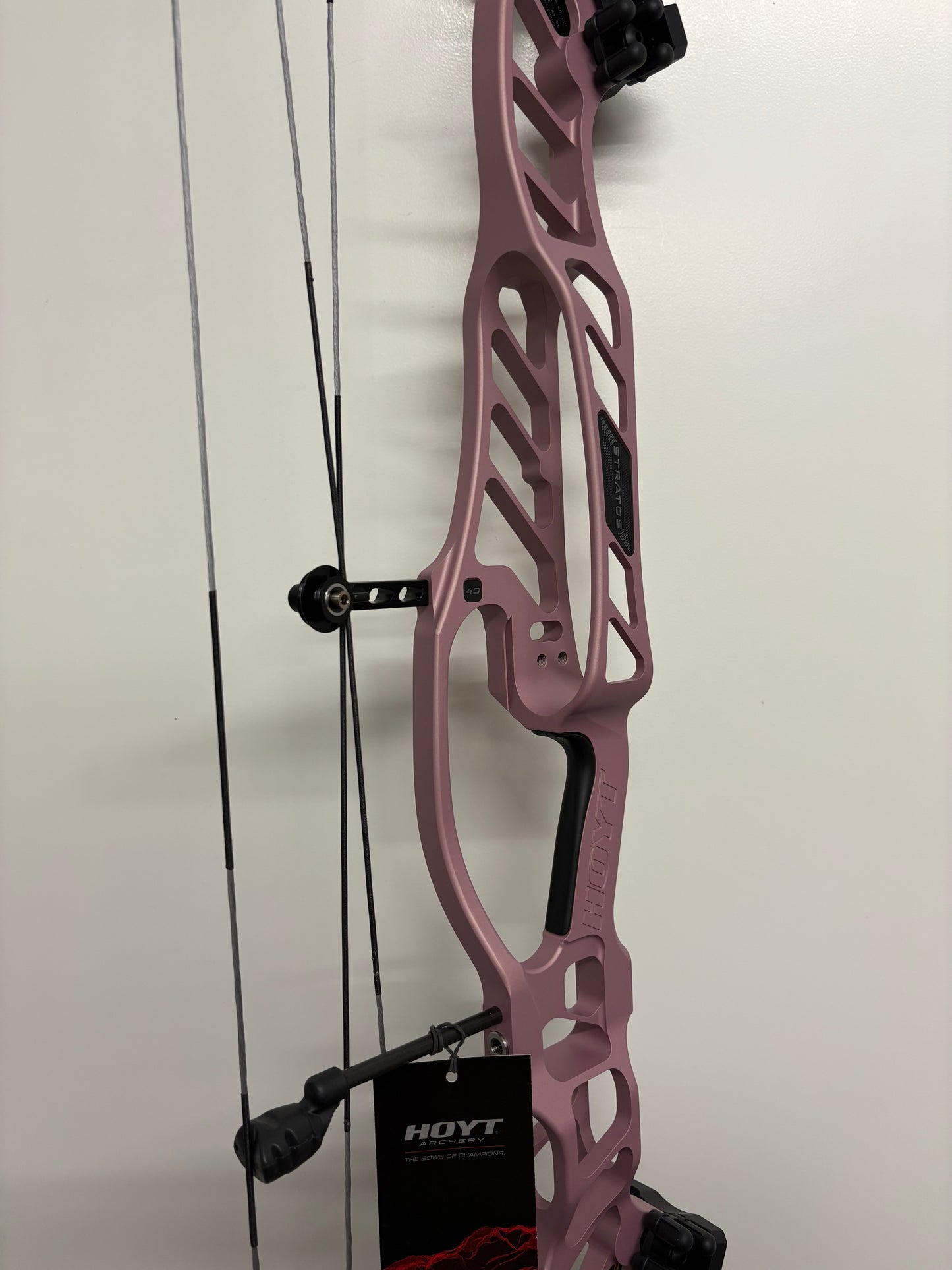 Hoyt Stratos 40 Compound Bow LH Champagne Pink HBT #1 40-50 lbs - NEW