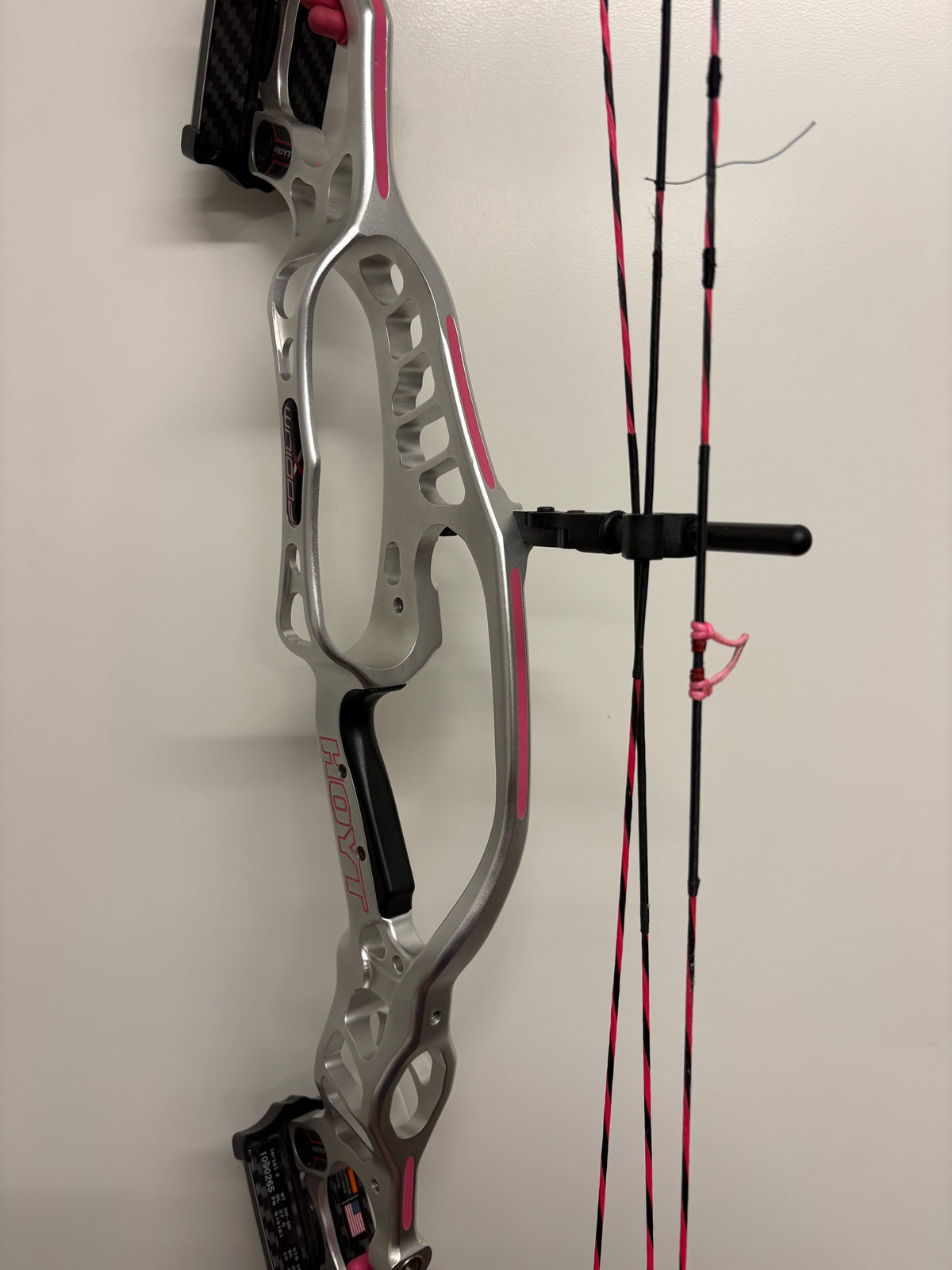 Hoyt Podium X Elite 37 Compound Bow RH Silver Ice Spiral Pro #2 50-60 lbs - Used (1.1)