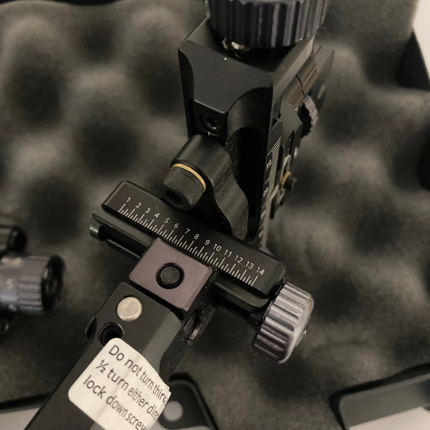 Black Gold Competition 2A Compound Sight RH Black/Platinum 6 inch - Show Model