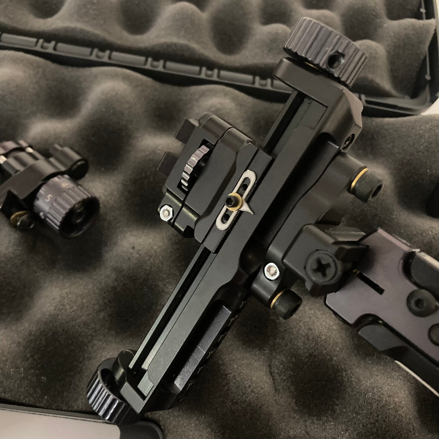 Black Gold Competition 2A Compound Sight RH Black/Platinum 6 inch - Show Model