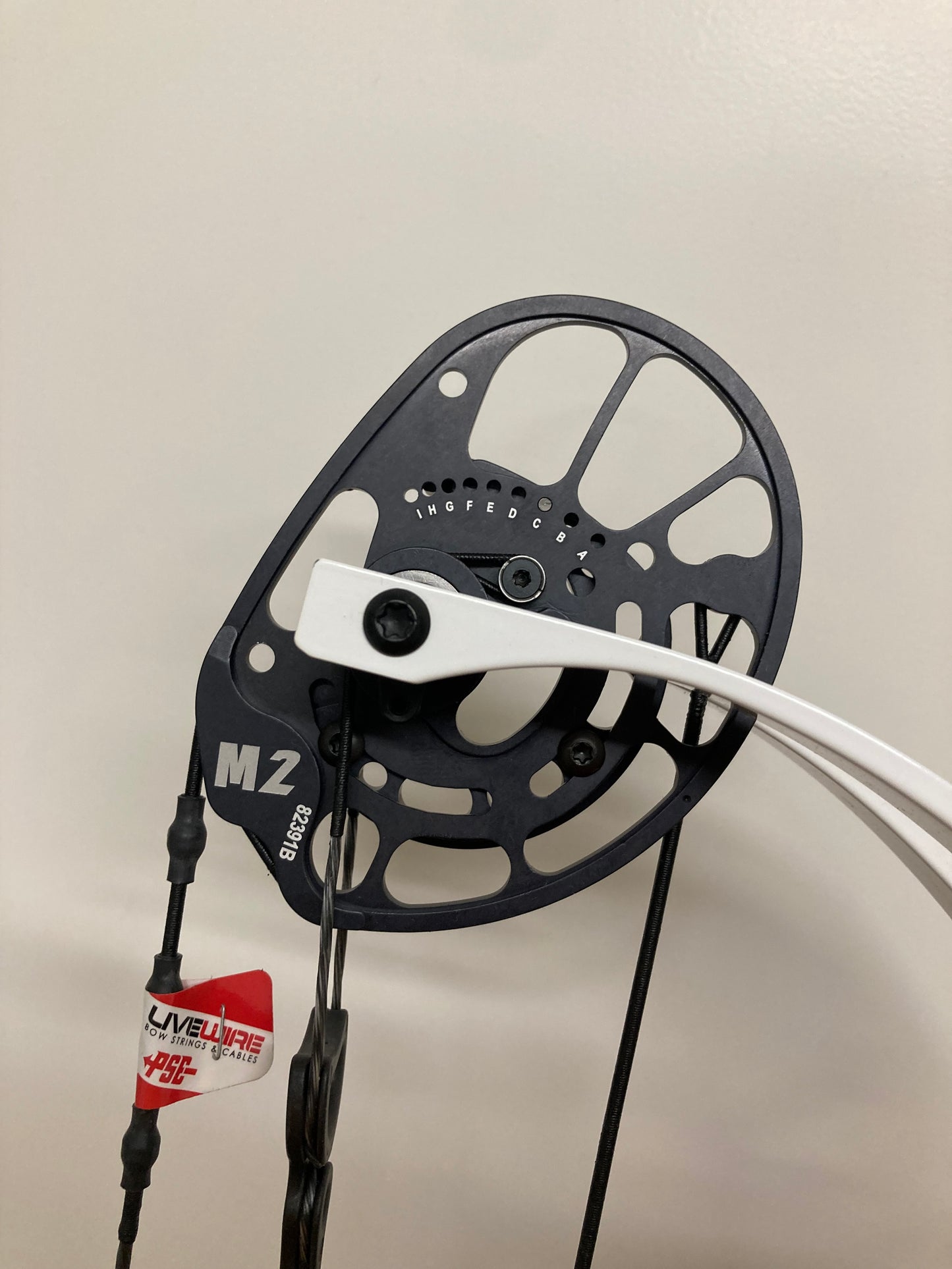 PSE Dominator Duo 38 M2 Compound Bow RH/LH Black 50-60 lbs - NEW