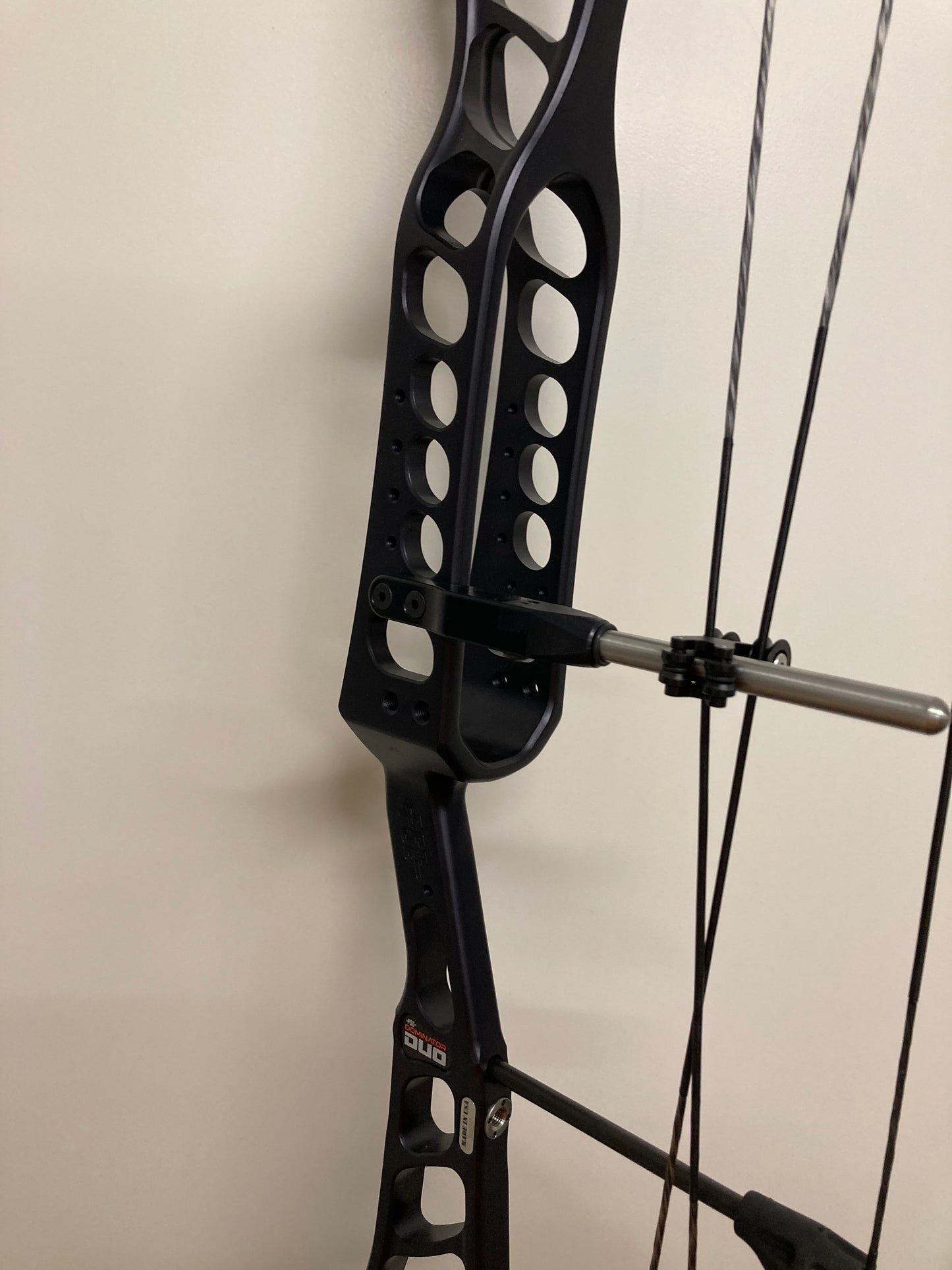PSE Dominator Duo 38 M2 Compound Bow RH/LH Black 50-60 lbs - NEW